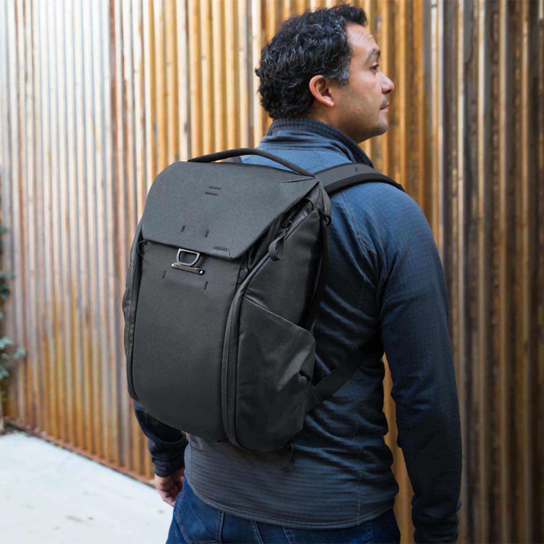 Peak Design Everyday Backpack 20L - Durable Camera & Travel Backpack for Photographers - Waterproof Laptop Bag with Customizable Storage - Perfect for Commuting, Hiking & Urban Adventures