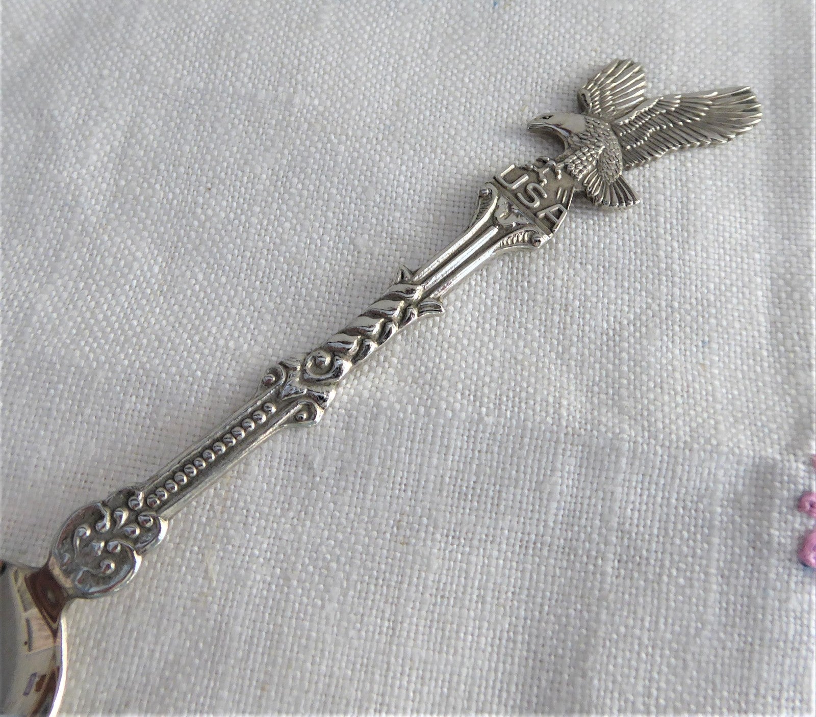 Vintage 1987 USA Souvenir Spoon - Silver with Eagle Finial & 'Land of The Free' Engraving | Collectible American Memorabilia for Display & Gifting