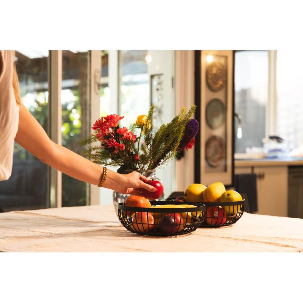 Round Fruit Basket Bowl - Matte Black Wire Fruit Holder for Kitchen Counter, Dining Table & Farmhouse Decor - Perfect for Apples, Oranges & Display