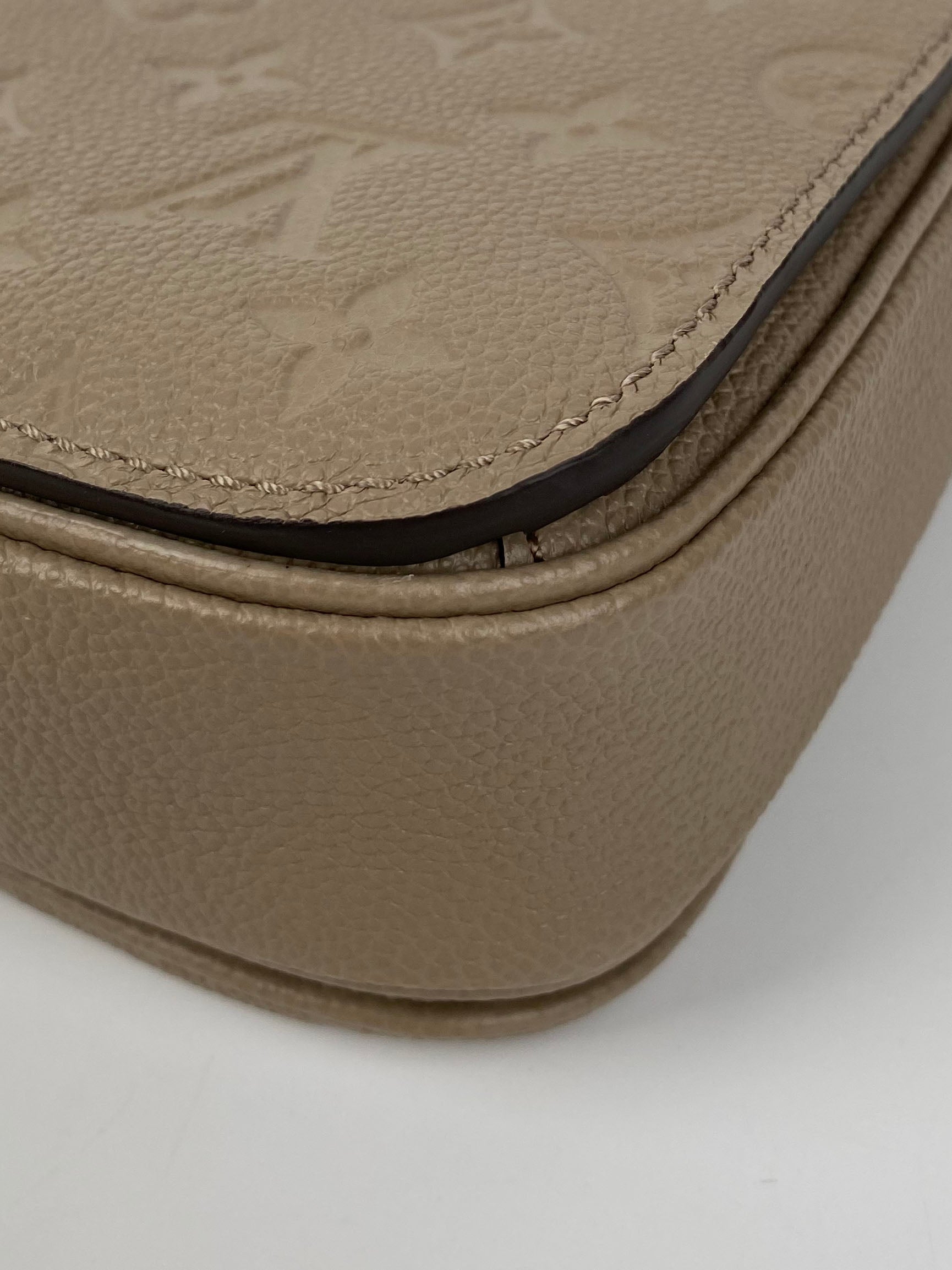 Authentic Louis Vuitton Pochette Métis Crossbody Bag in Beige Monogram Canvas - Perfect for Work, Travel & Everyday Luxury Fashion Accessory