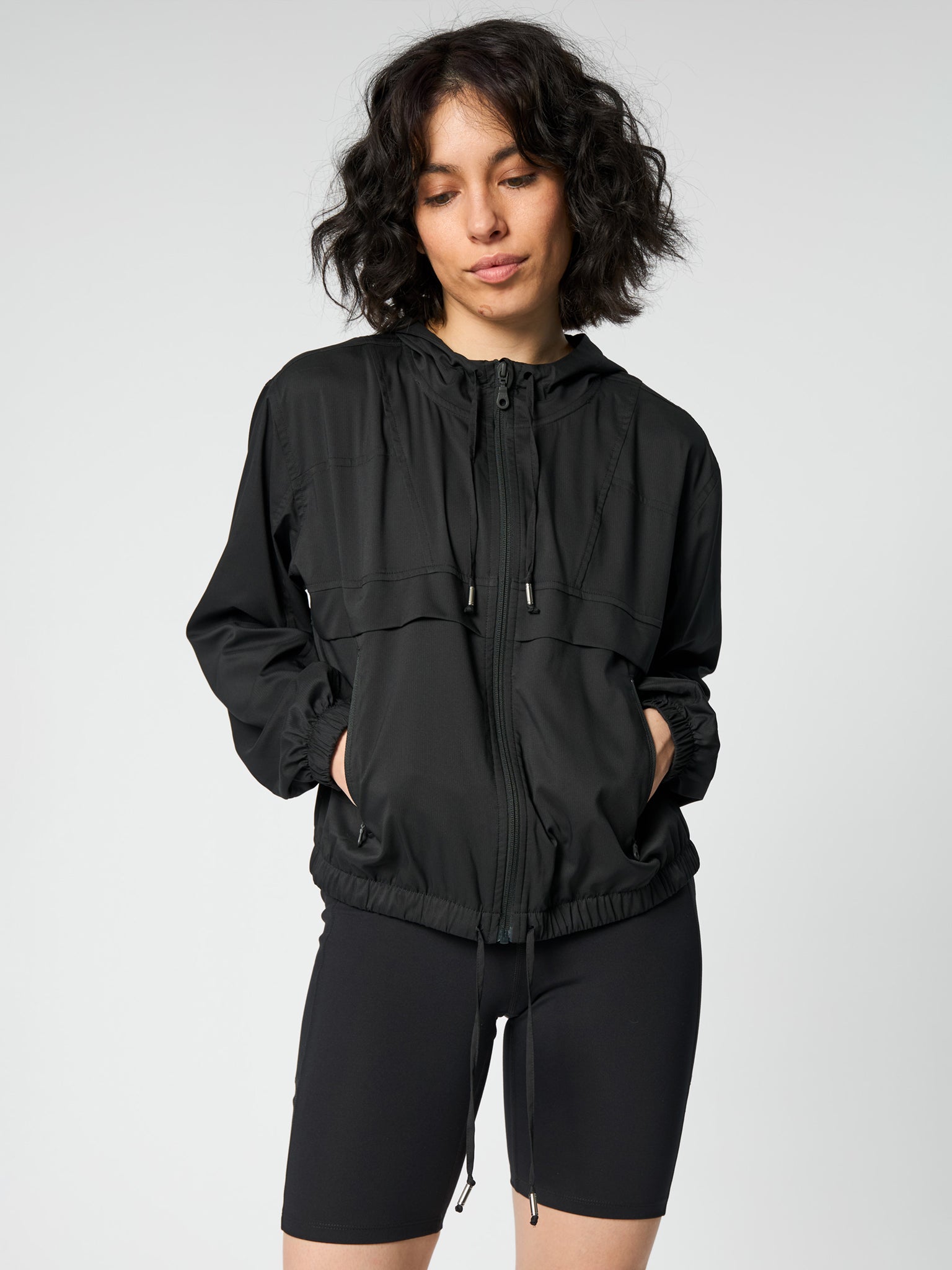 Girlfriend Collective Allie Hooded Windbreaker Jacket for Women - Lightweight Water-Resistant Windbreaker with Hood - Perfect for Running, Hiking & Outdoor Activities (Black)
