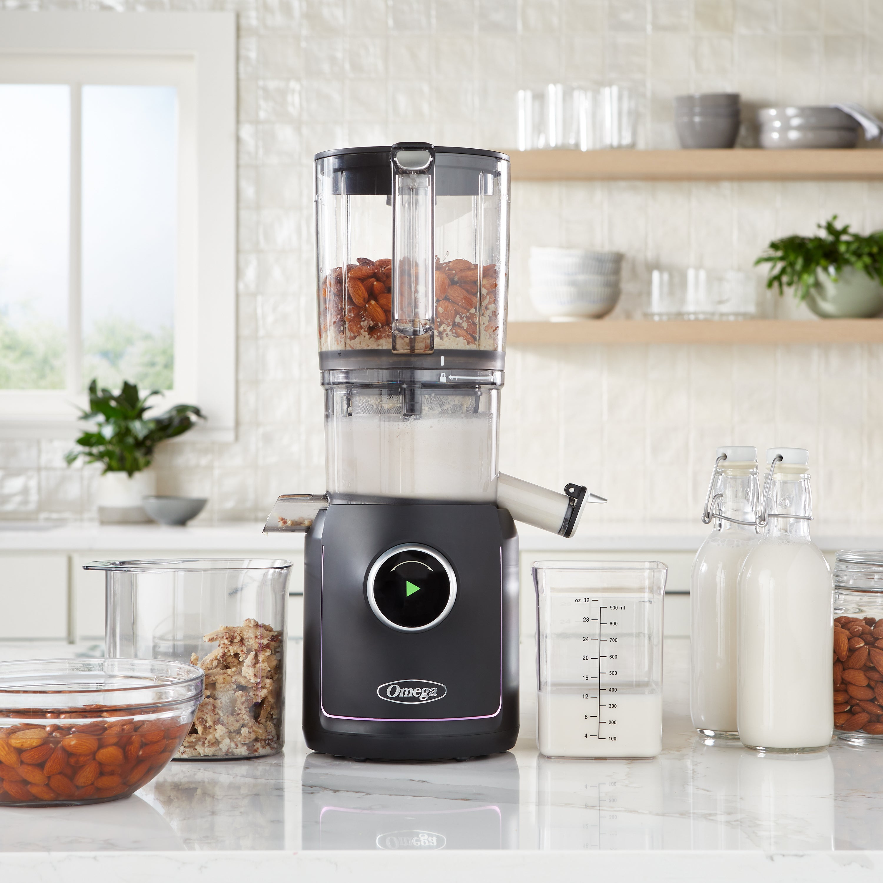 Omega Ultimate Performance Batch Juicer - Professional Cold Press Slow Masticating Juicer for Fruits & Vegetables - Perfect for Healthy Juicing at Home, Gym Recovery & Detox (OMSMBTBK13)