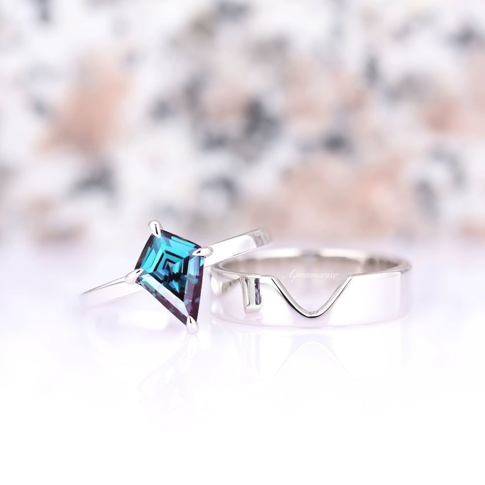 Minimalist Kite Cut Alexandrite Ring 14K White Gold - Elegant Birthstone Jewelry for Women, Perfect for Engagement, Anniversary & Special Occasions