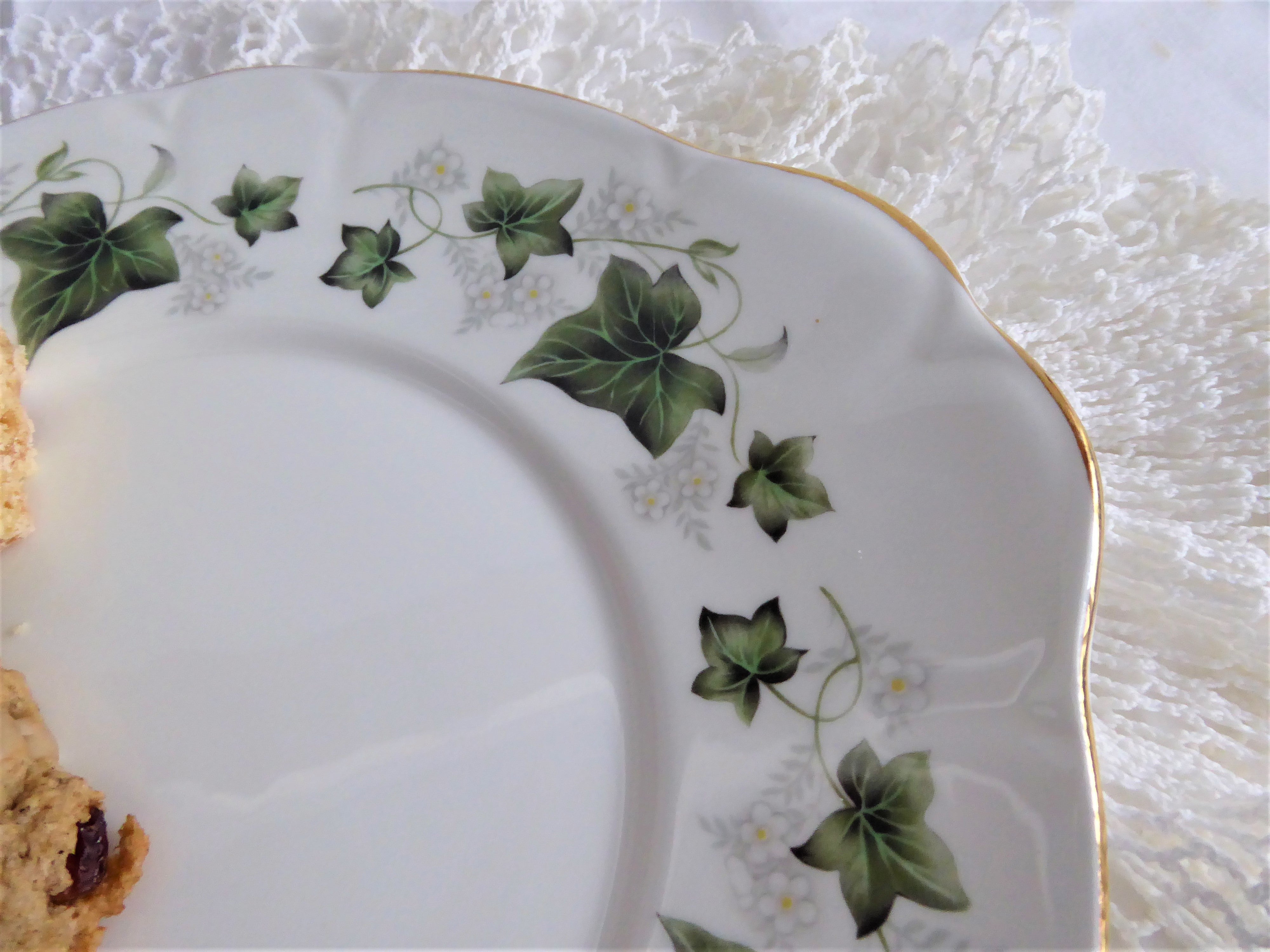 Vintage 1970s Duchess Ivy England Bone China Cake Serving Plate with Green Leaves - Elegant Tea Party, Wedding, and Dessert Display