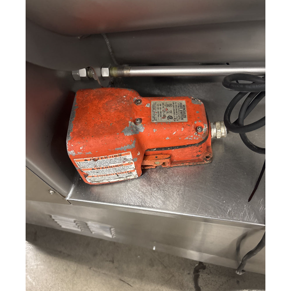 Refurbished Hobart MG1532 7.5 HP Commercial Meat Grinder & Mixer - Heavy Duty Restaurant Equipment for Butcher Shops, Delis & Food Processing