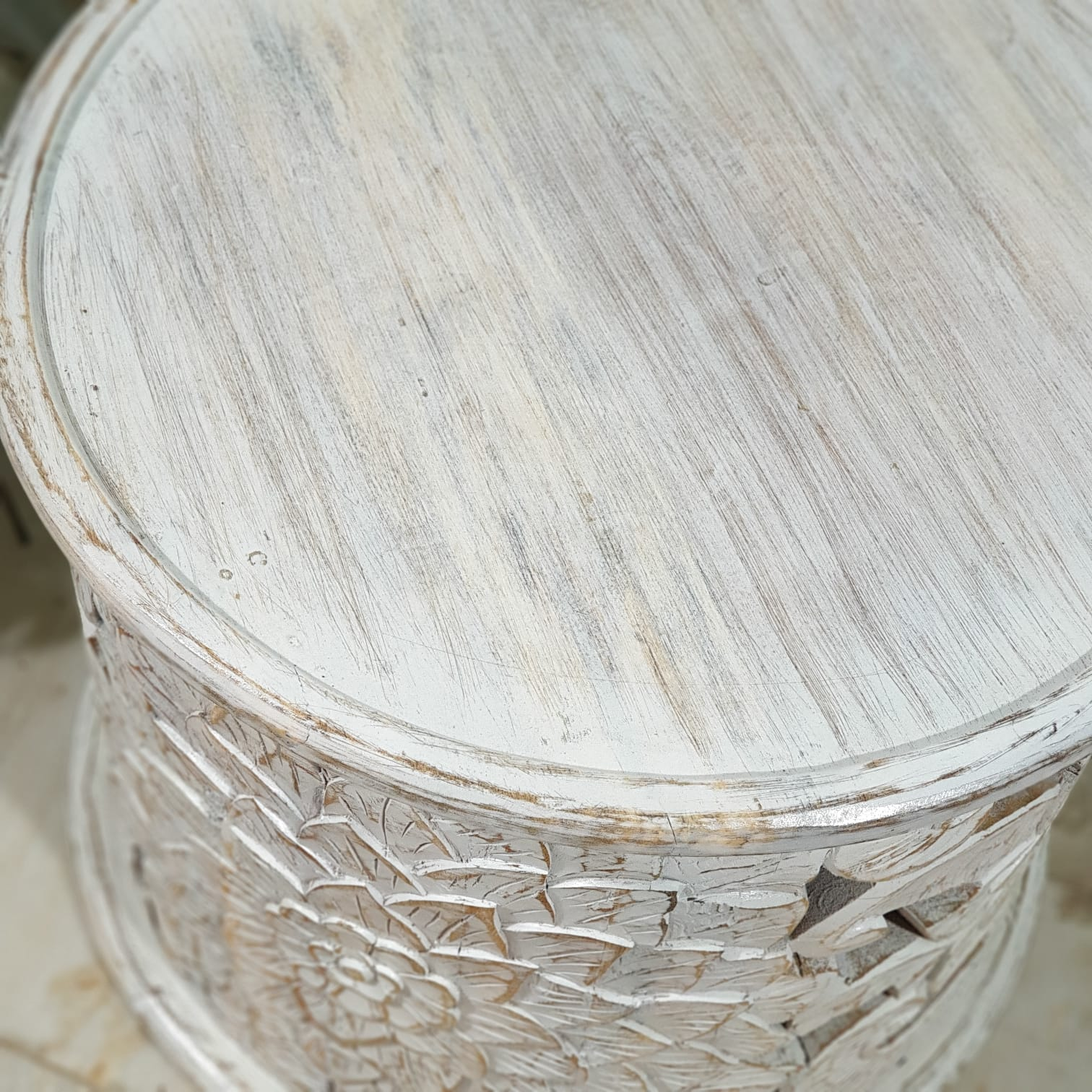 Hand Carved Indian Mango Wood Round Coffee Table 60X60X50CM - Rustic Boho Living Room Centerpiece for Home Decor & Cozy Gatherings