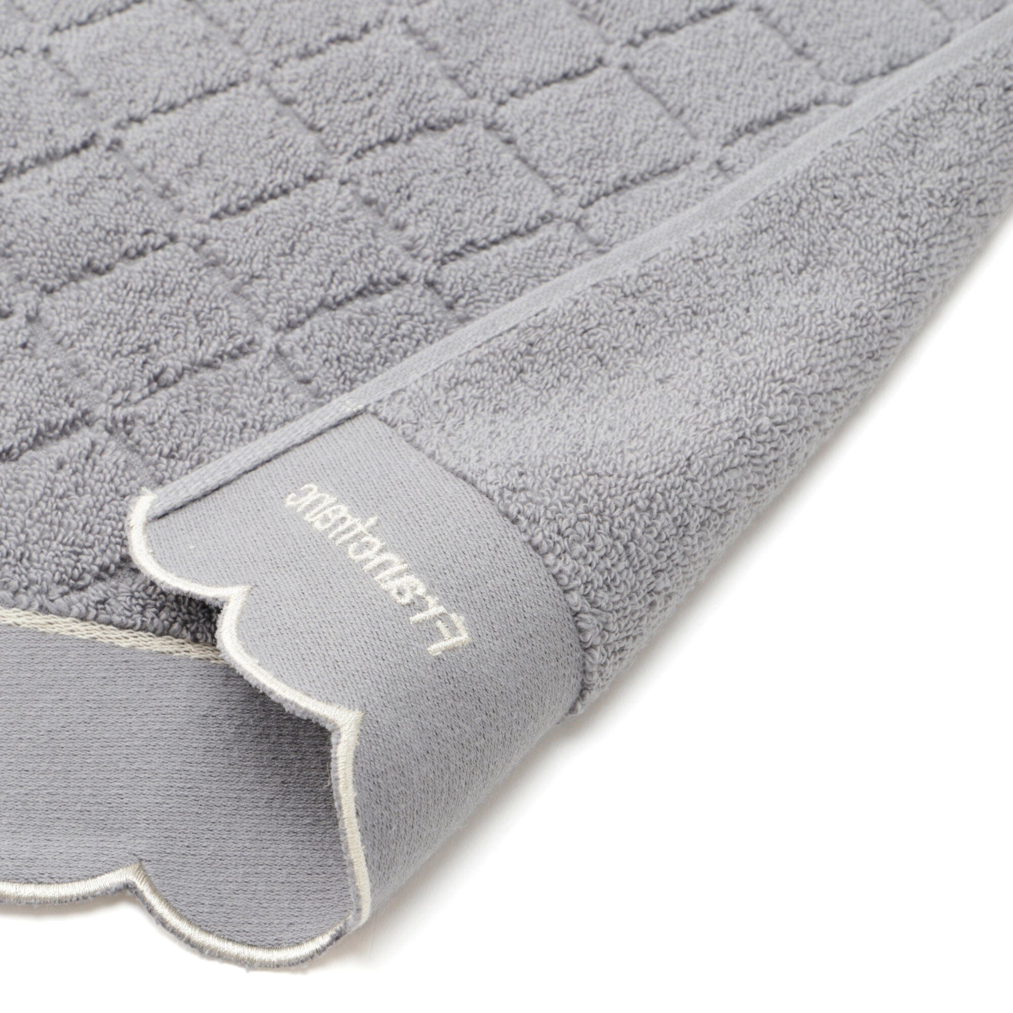 Antibacterial & Deodorizing Scallop Edge Face Towel - Soft Grey Bath Towel for Spa, Gym & Travel | Quick-Dry & Hypoallergenic