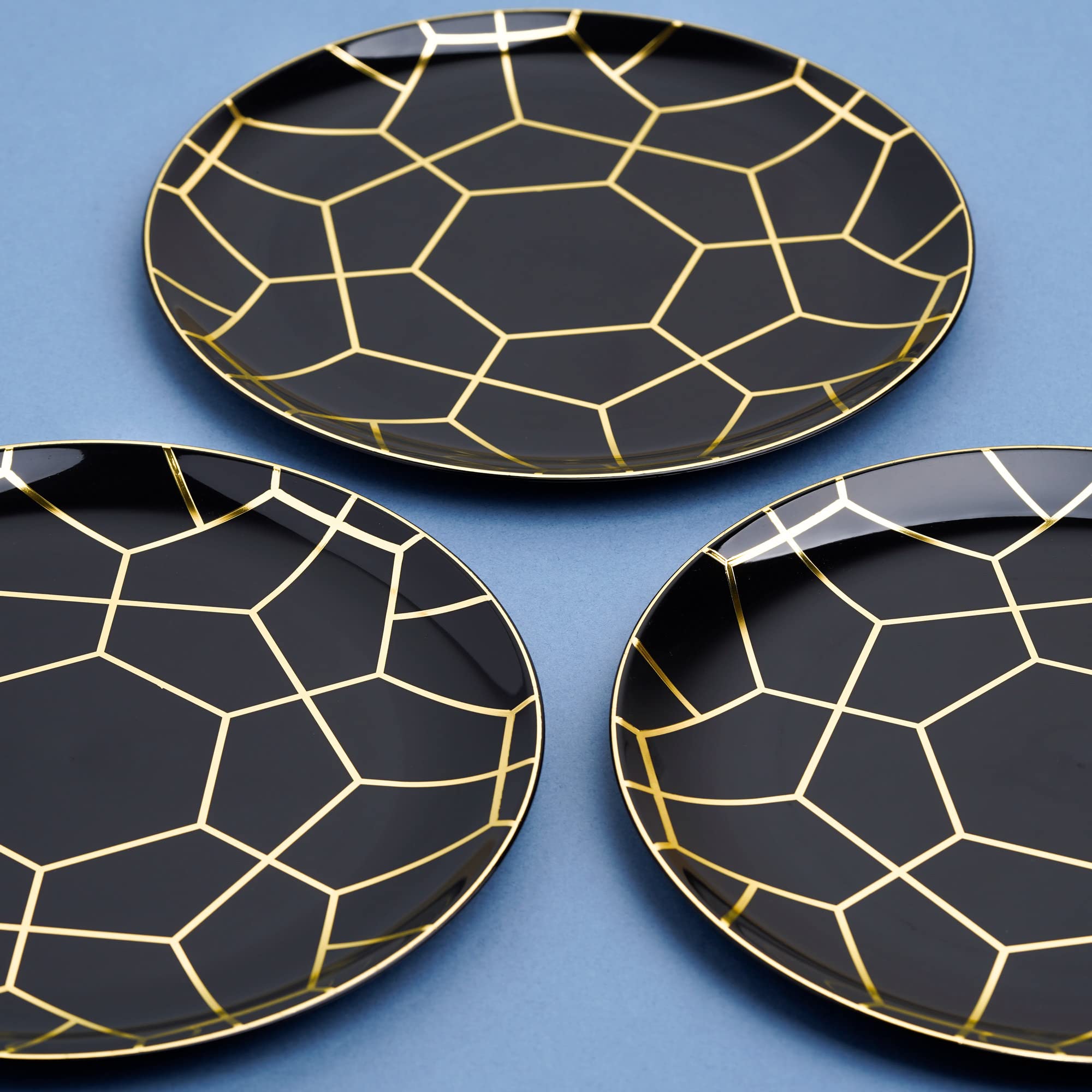 20-Pack STACKABLES 7.5 Inch Black & Gold Reusable Plastic Dinner Plates - 19cm Round Wedding & Party Plates for Catering, Events, Picnics - Durable Hard Plastic Dish Set for Elegant Dining & Outdoor Entertaining