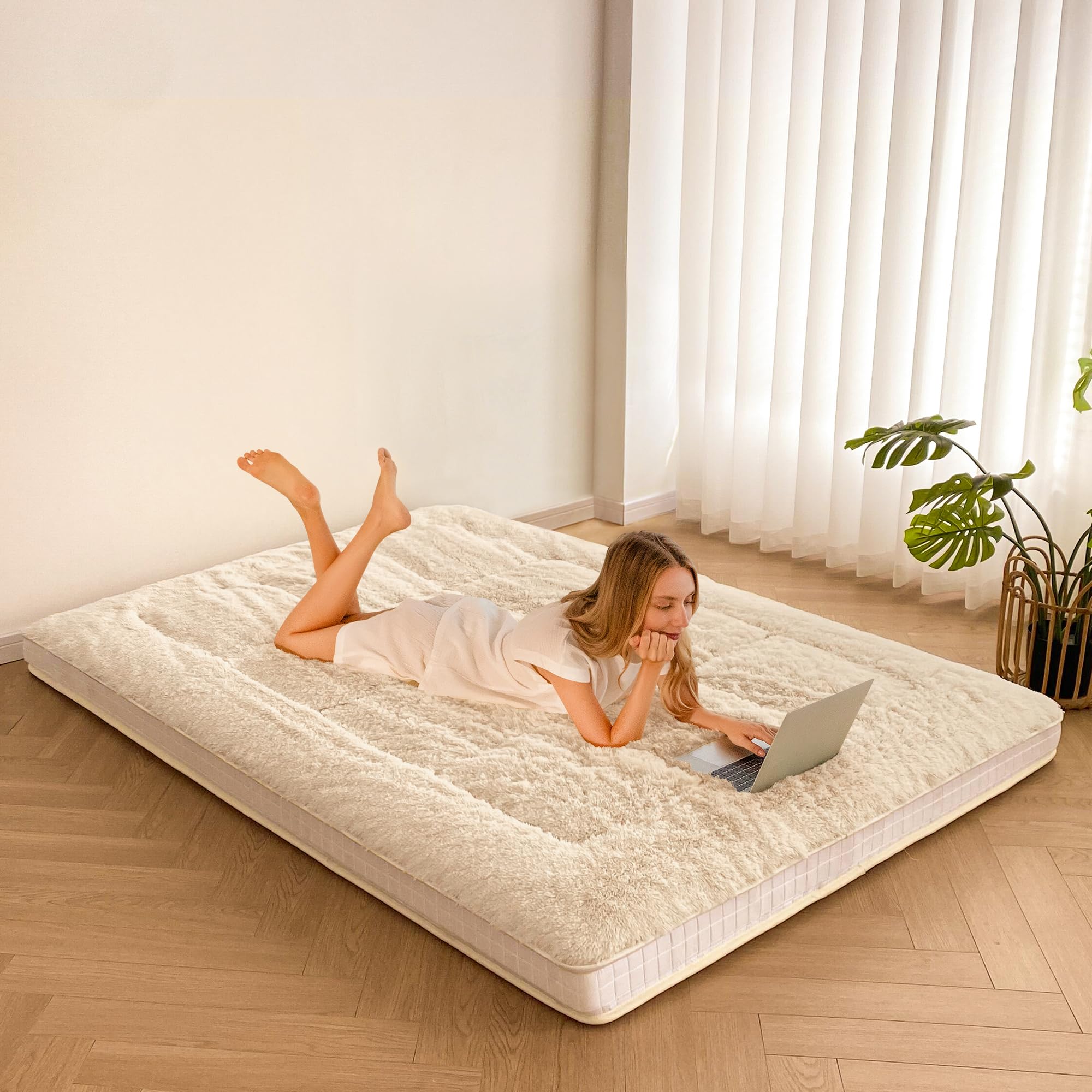 MAXYOYO 6-Inch Extra Thick Fluffy Floor Futon Mattress - Queen Size Plush Square Quilted Mattress for Adults & Guests (Beige) | Perfect for Living Room Lounging, Sleepovers & Guest Bedding