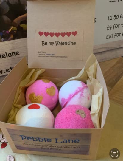 Valentine's Day Bath Bombs Gift Set - 4 Pack Luxury Relaxing Scented Bath Fizzies for Couples, Self Care & Romantic Nights