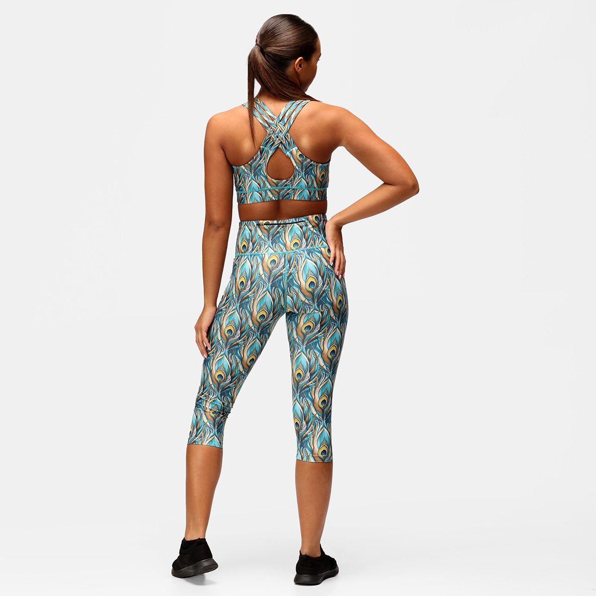 Stylish Peacock Print Capri Pants for Women - Comfortable & Trendy Summer Lounge Wear