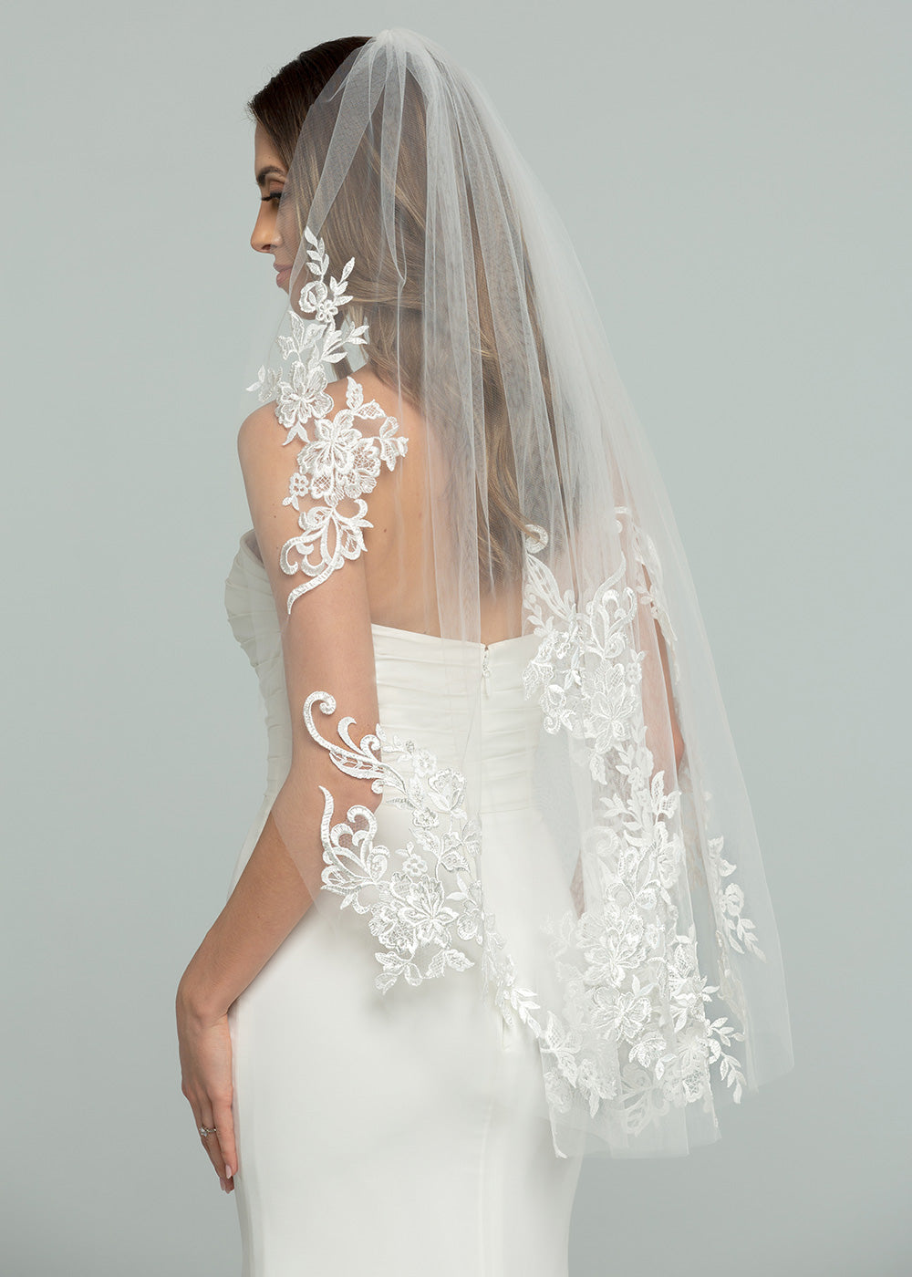 V1024 Fingertip Veil With Lace Appliques - Elegant Bridal Accessory for Weddings, Prom & Special Occasions