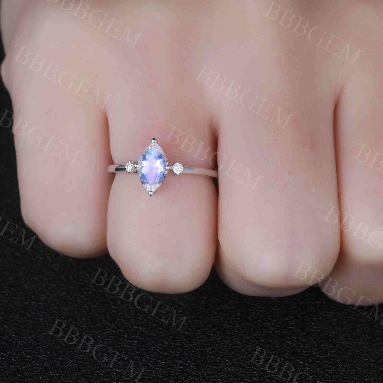 Exquisite Marquise Moonstone Three-Stone Engagement Ring for Women – Perfect for Proposals, Anniversaries & Romantic Occasions