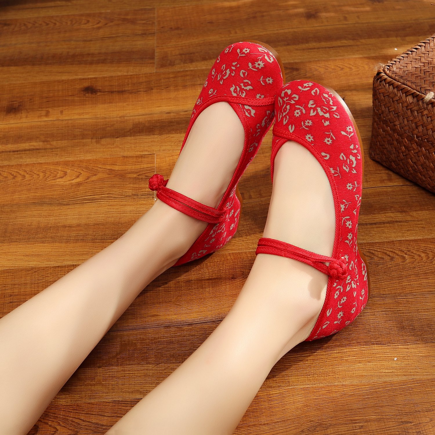 Vintage Chinese Style Women's Embroidered Mary Jane Shoes - Traditional Qipao Dress Flats for Women - Perfect for Tea Parties, Cultural Events & Asian Fashion Outfits