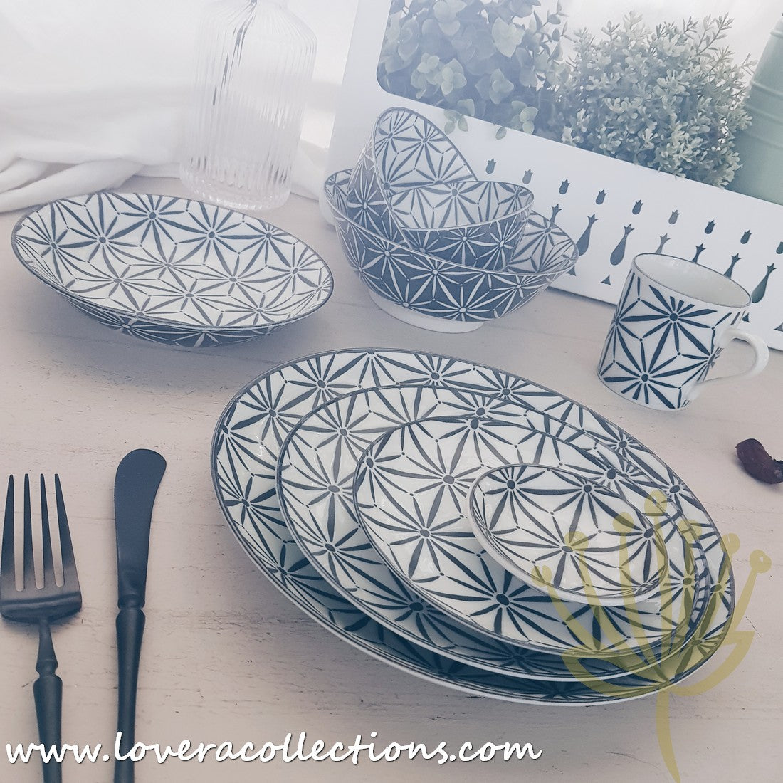 Awasaka Black & White Modern Stars Dinnerware Set - 12-Piece Porcelain Plates & Bowls - Elegant Dinnerware Collection for Home & Restaurant Use - Perfect for Holiday Dinners, Wedding Gifts & Daily Dining