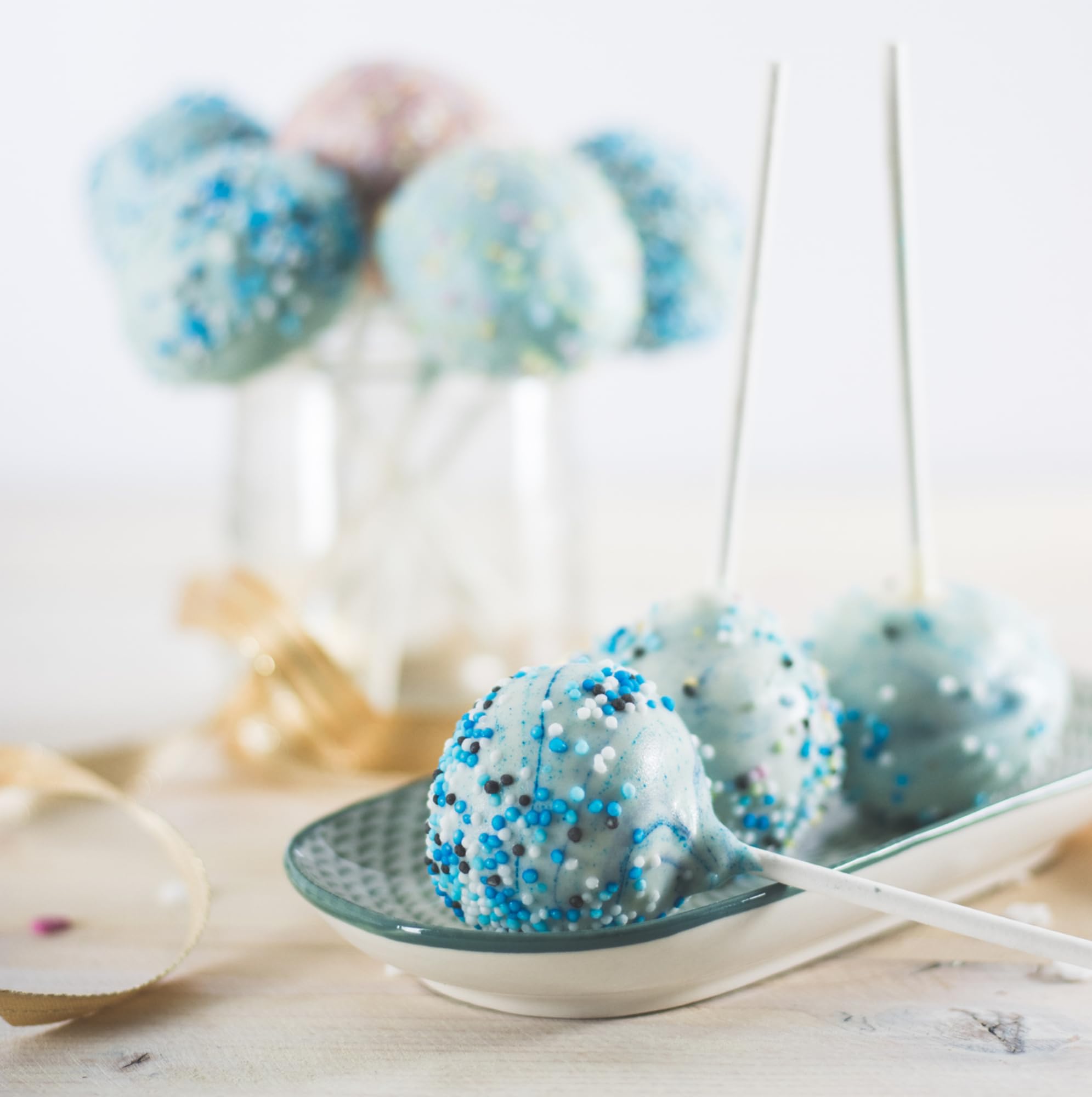 Light Blue Vanilla Candy Melting Wafers by The Cup - 1.5 lb Bulk Pack for Cake Decorating, Chocolate Dipping & Candy Making