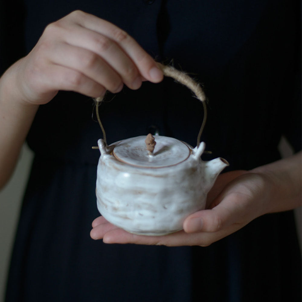Handmade Japanese Coarse Pottery Teapot - Traditional Clay Teapot for Loose Leaf Tea Brewing | Perfect for Tea Ceremonies, Home Use & Gift Giving