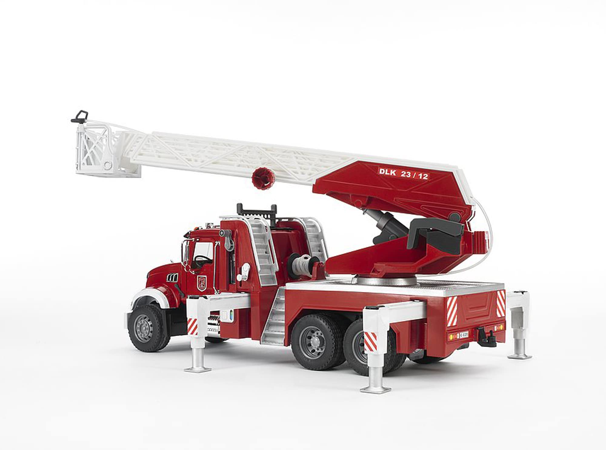 Bruder Mack Granite Fire Engine Toy Truck with Working Water Pump - Realistic Firefighter Play for Kids, Pretend Rescue Missions & Outdoor Adventures