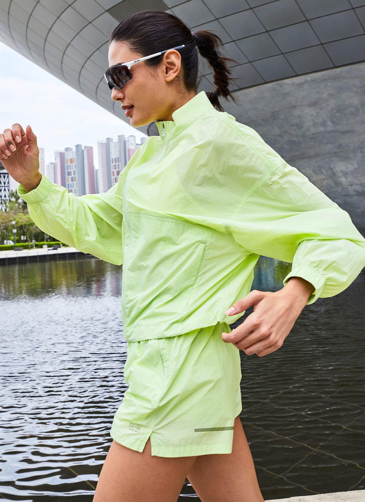 Lightweight Air Windbreaker Jacket for Men & Women - Waterproof & Breathable Outdoor Running Hiking Travel Windbreaker - Perfect for Jogging, Camping, and Spring/Fall Adventures