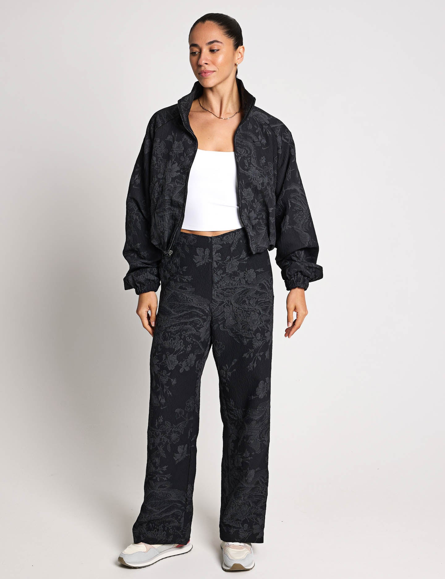 Premium Jacquard Track Pants for Men & Women - Breathable Sportswear Collection in Black/Anthracite - Perfect for Gym, Running & Casual Wear