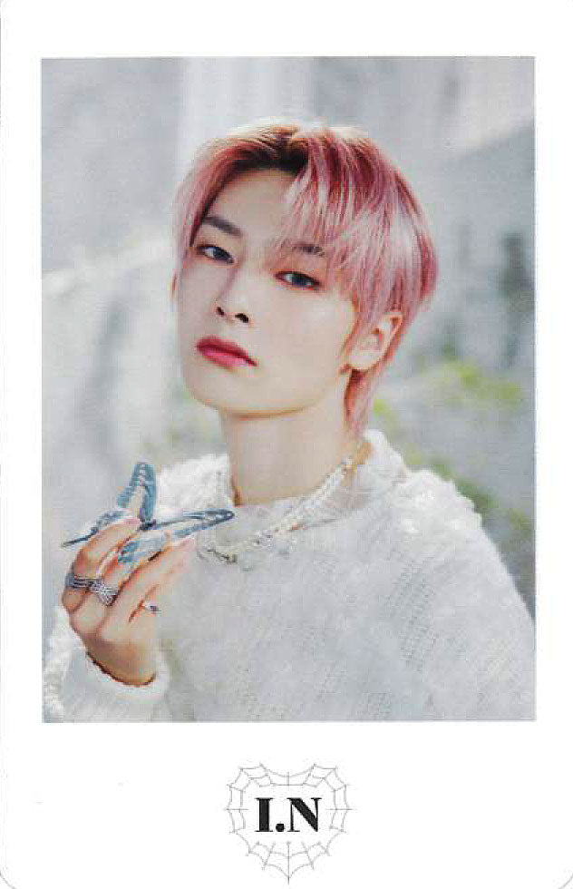 STRAY KIDS 2ND WORLD TOUR MANIAC ENCORE in JAPAN Official Photocard Set - K-Pop Merchandise for Collectors & Fans - Perfect for Display, Albums, and Fan Meetings