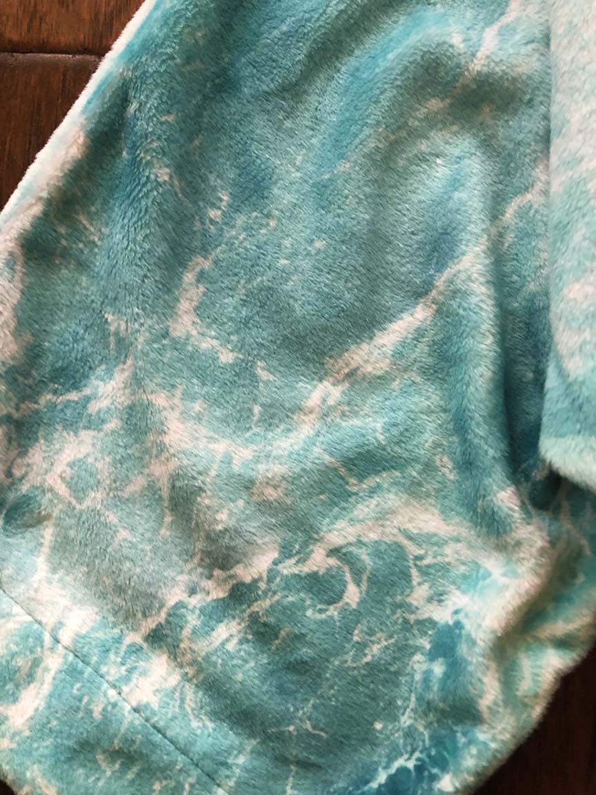 Tranquil Waters Short Robe - Soft & Comfortable Loungewear for Women - Perfect for Spa, Beach, and Relaxation at Home