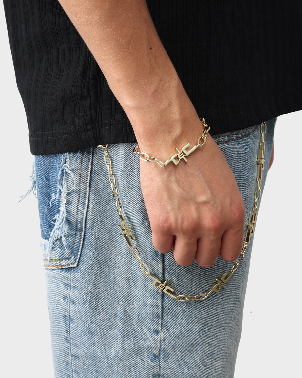Elegant Gold Chain Bracelet for Women - Dainty & Stylish Jewelry Gift for Her - Perfect for Parties, Dates & Everyday Wear