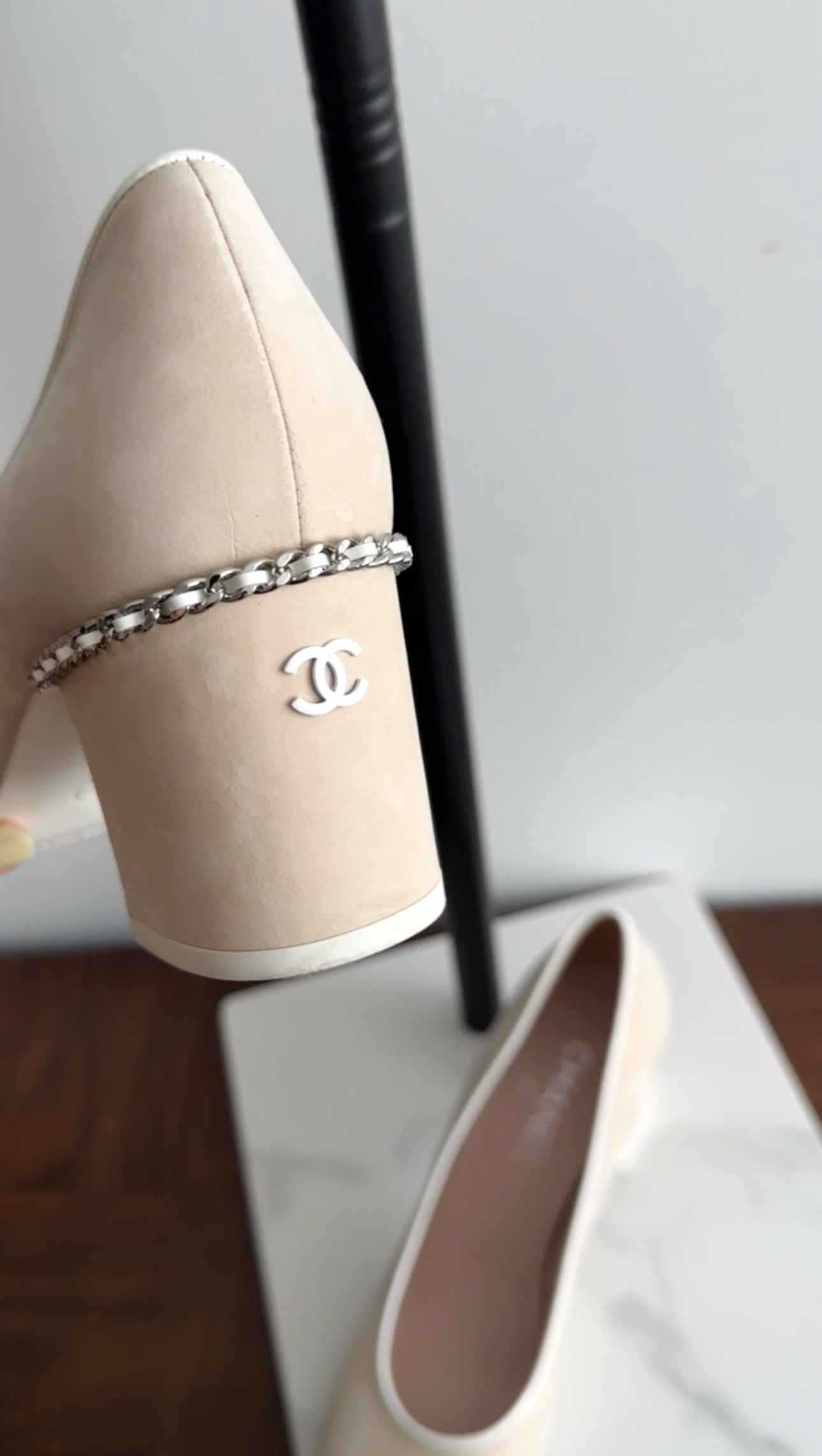 Chanel Light Beige Suede & White Patent Leather Cap-Toe Chain Pumps - Women's Size 41 (US 10) - Perfect for Weddings, Office & Evening Events