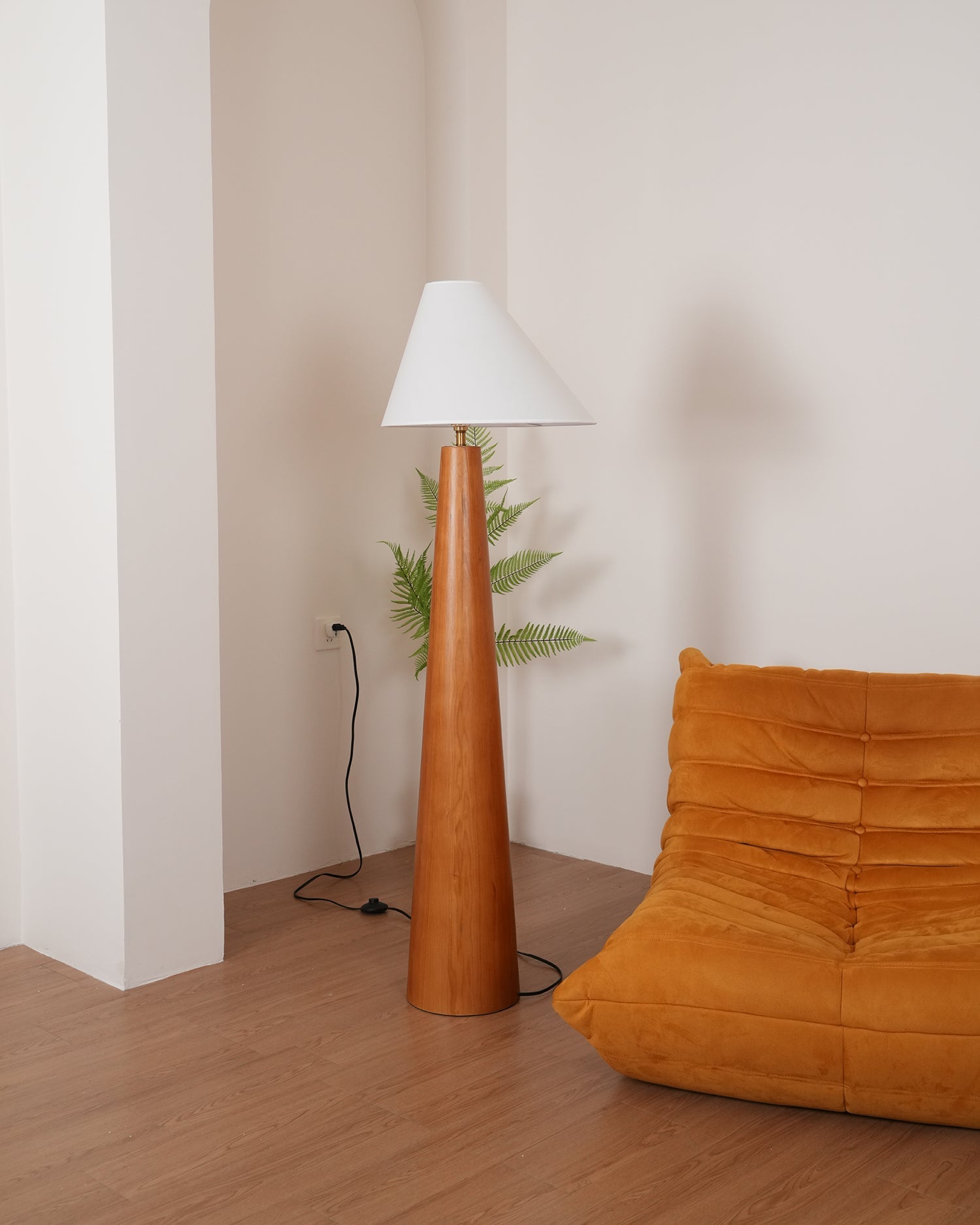 Modern Alvin Floor Lamp with Adjustable Brightness - Perfect for Living Room, Bedroom & Office Reading Lighting