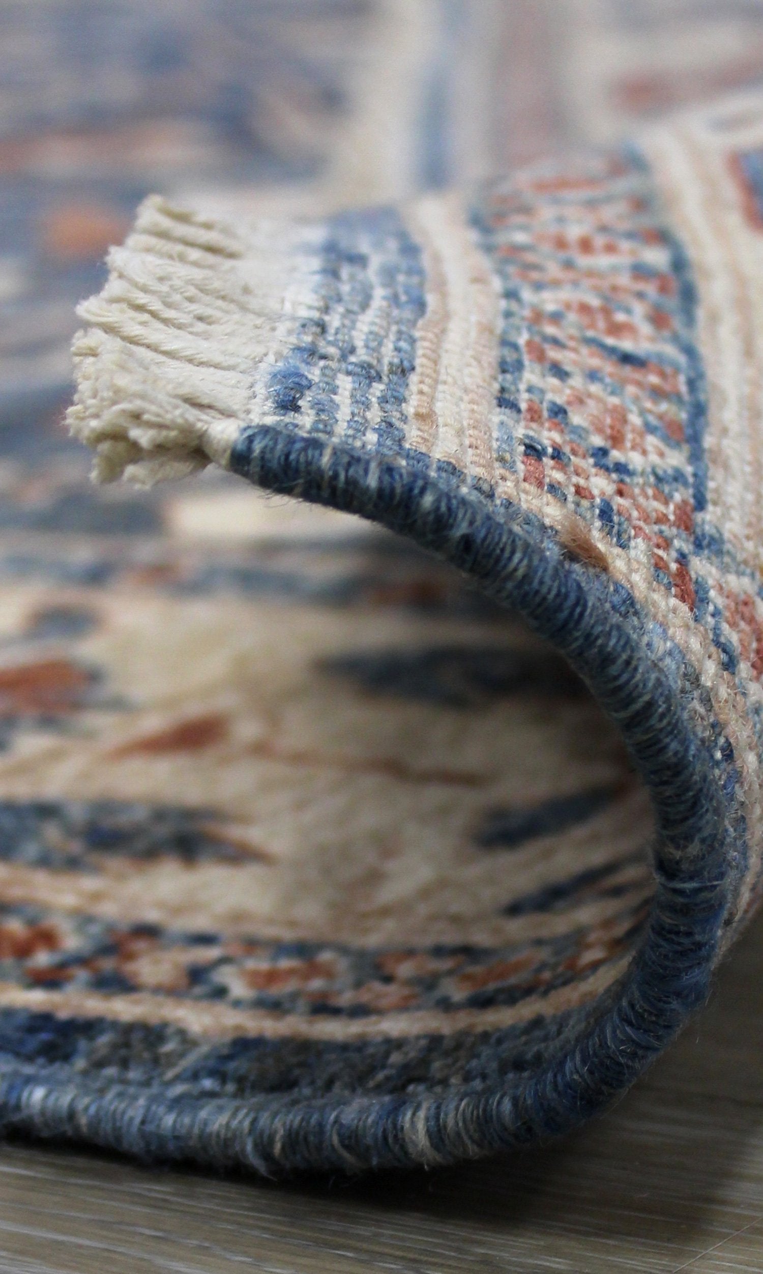 Handwoven Traditional Agra Rug J62651 - Authentic Indian Home Decor for Living Room, Bedroom & Office