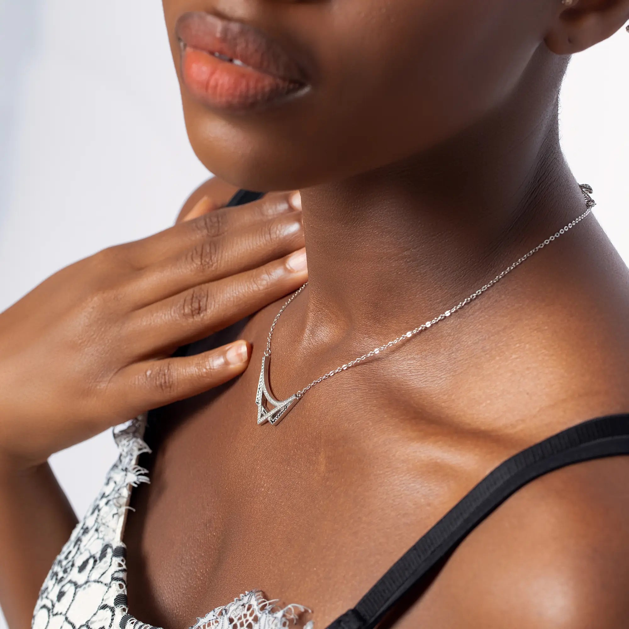 Elegant Triangle Necklace for Women - Minimalist Geometric Jewelry - Perfect for Everyday Wear, Gifts & Special Occasions