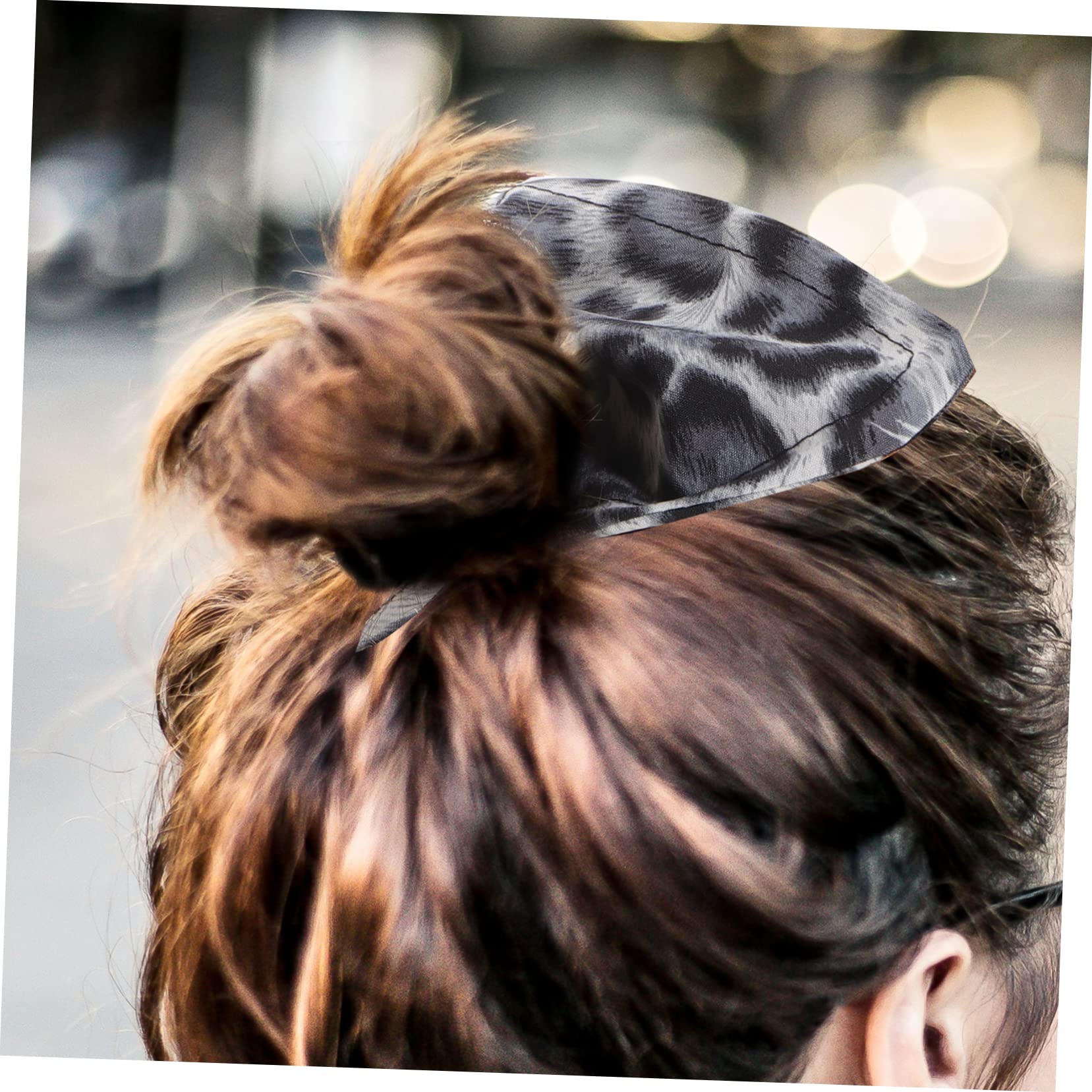 Beavorty Elegant Leopard Print Hair Bun Maker for Women - Soft Fabric Hair Donut for Quick & Easy Updos - Perfect for Work, Gym, and Everyday Hairstyles