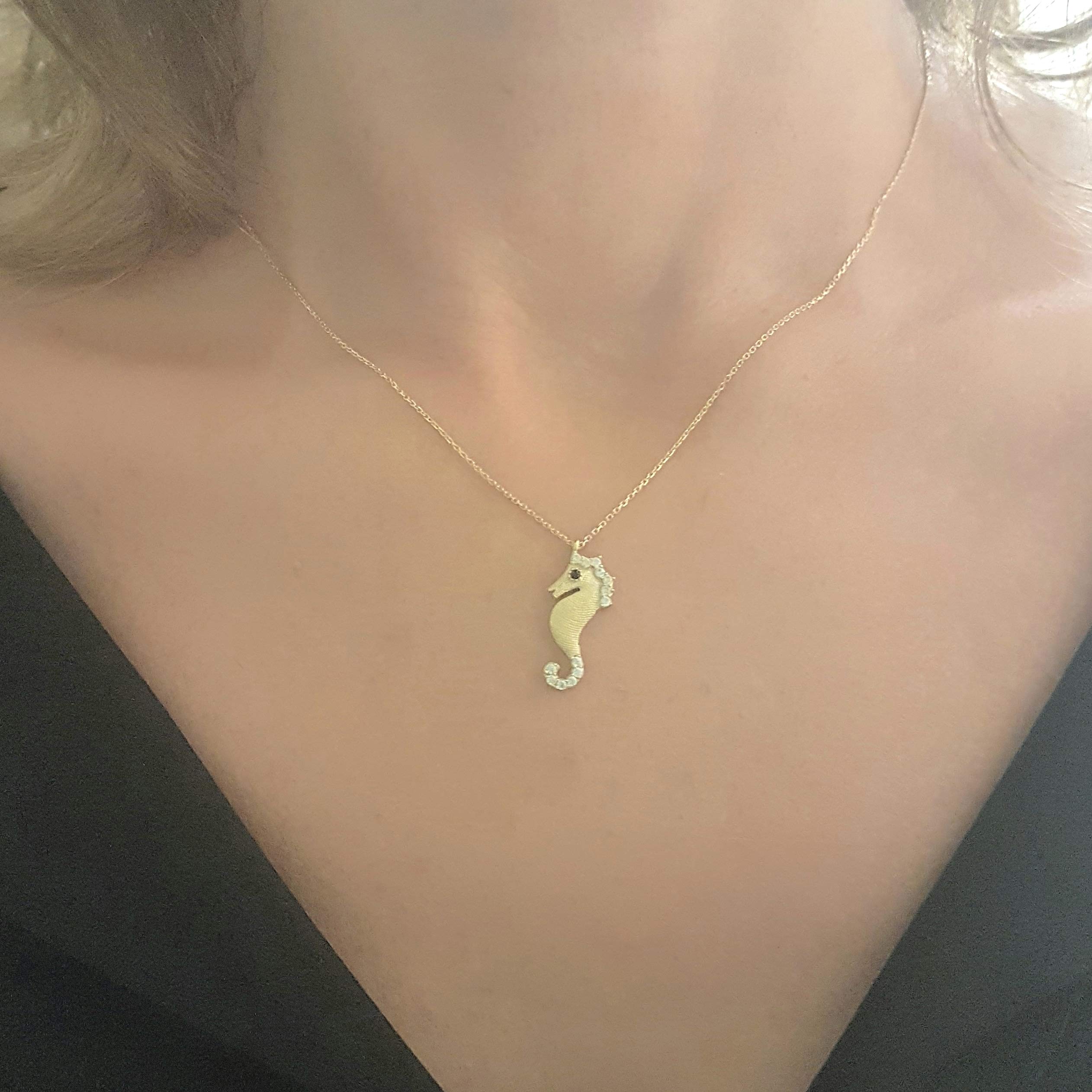 14K Solid Gold Seahorse Pendant Necklace for Women - Real Gold Ocean Jewelry Gift | Elegant Sea Life Necklace for Beach Vacation, Birthday & Anniversary Gifts