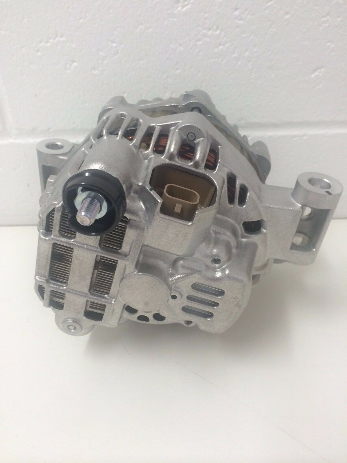 Genuine Holden Commodore Alternator for 2005-2006 VZ V6 Alloytech 100 Amp (Part# 92122244) - Reliable Replacement for Engine Performance & Electrical System