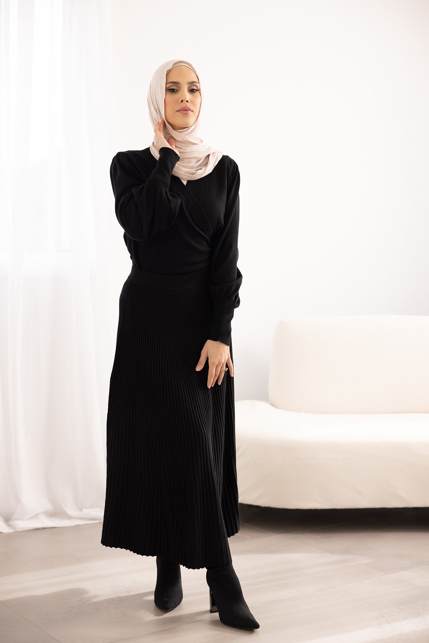 Stylish Lora Knit Skirt for Women - Soft Comfortable Stretch Midi Skirt - Perfect for Office Wear, Casual Outfits & Date Nights