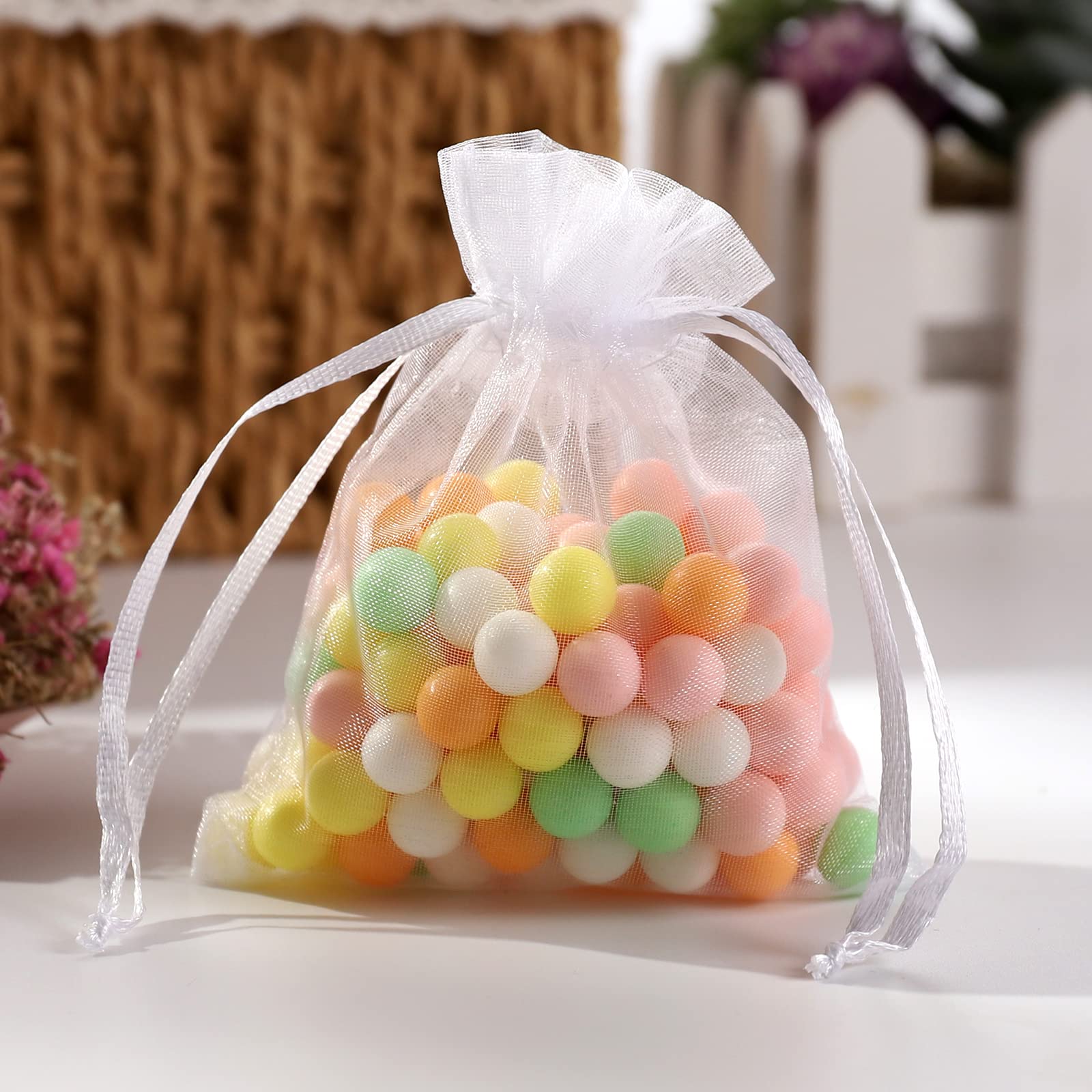 ENNIYU 3x4 Inch White Sheer Organza Drawstring Bags - Elegant Wedding Party Favor Pouches, Jewelry Gift Bags, Christmas Candy Bags for Small Presents - Perfect for Bridal Showers, Baby Showers, Birthday Parties and Holiday Gifting