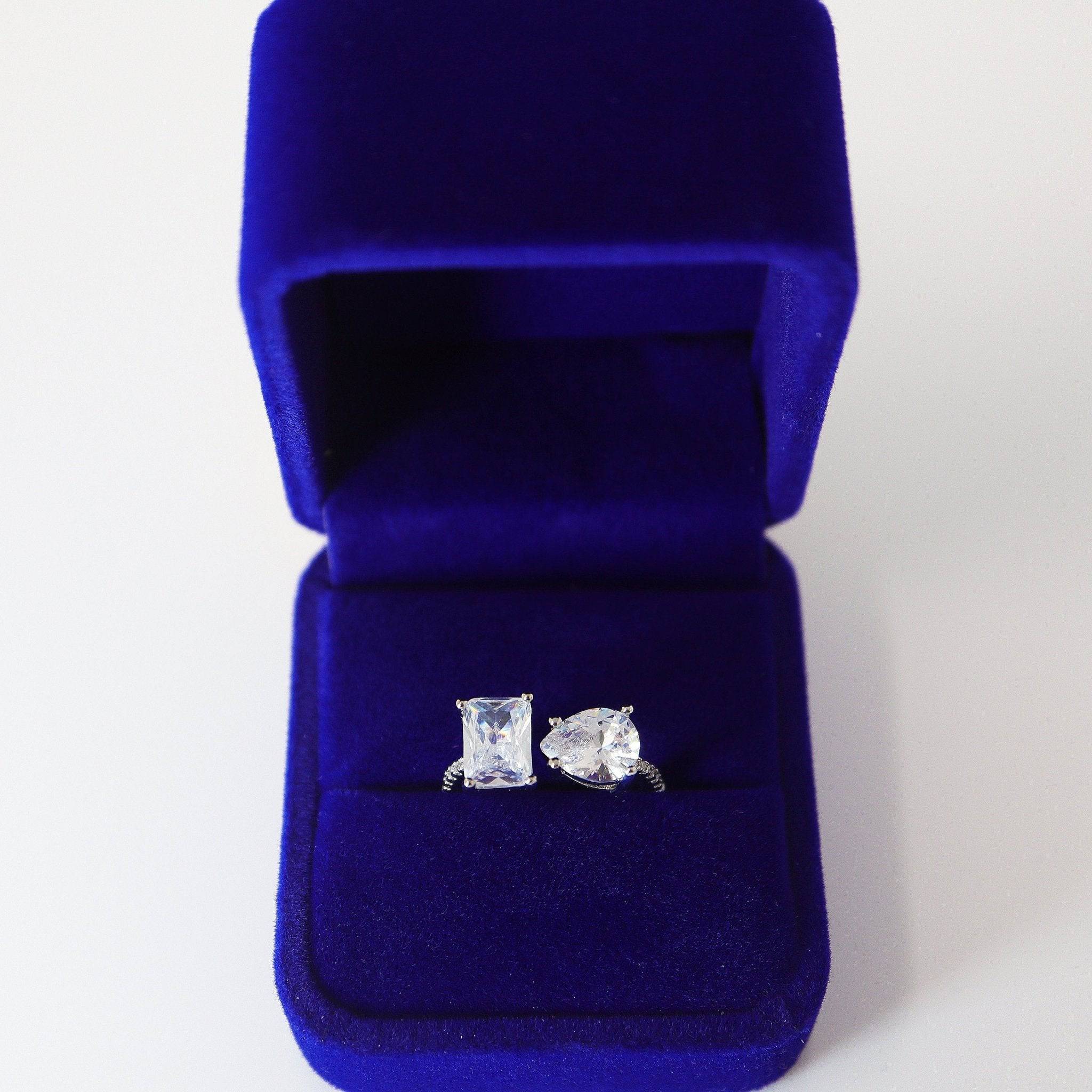 CZ Teardrop In The Ocean Proposal Ring - Elegant Statement Ring for Engagement, Wedding & Anniversary | Perfect Gift for Her | Ideal for Romantic Proposals, Special Occasions & Everyday Luxury