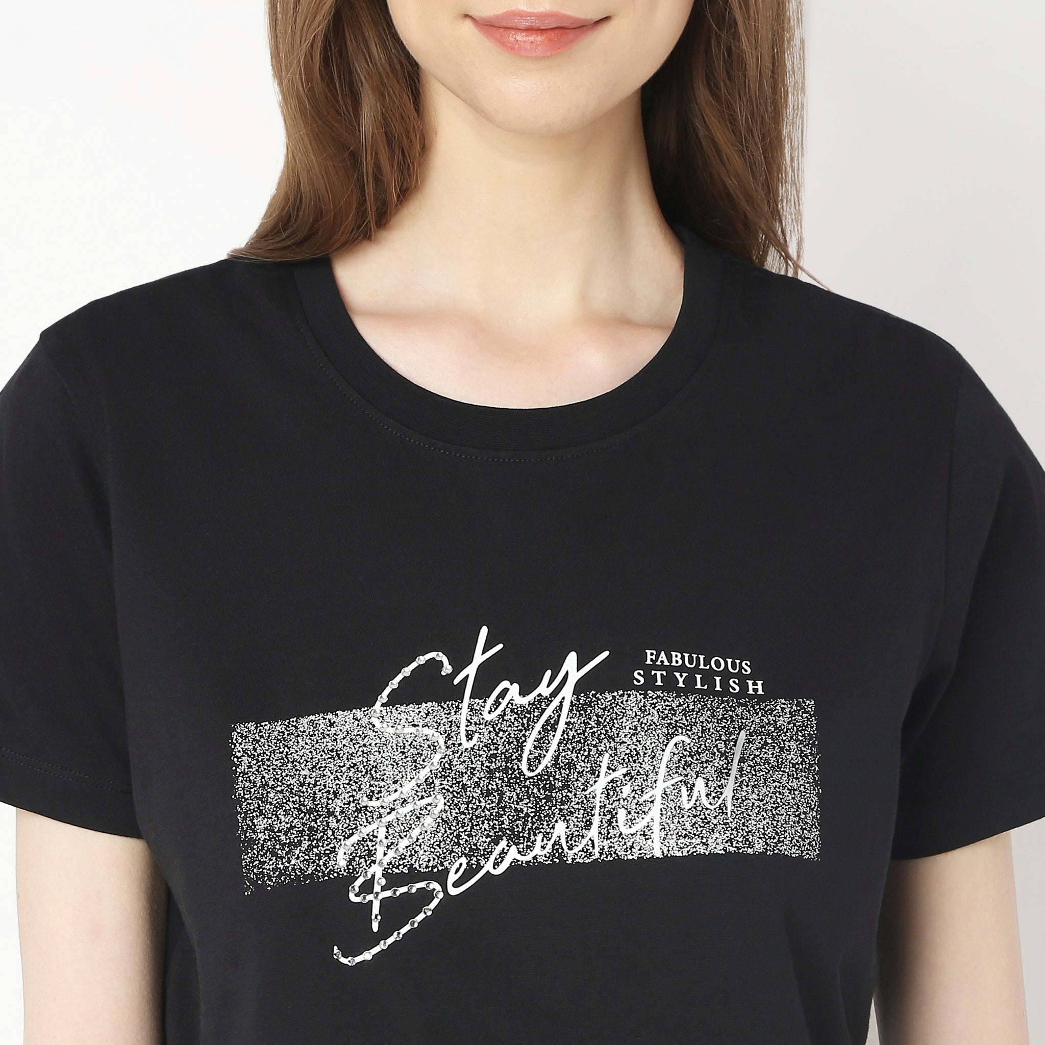 Stylish Knitted Graphic T-Shirt for Men & Women - Trendy Casual Wear for Everyday Outfits & Street Fashion