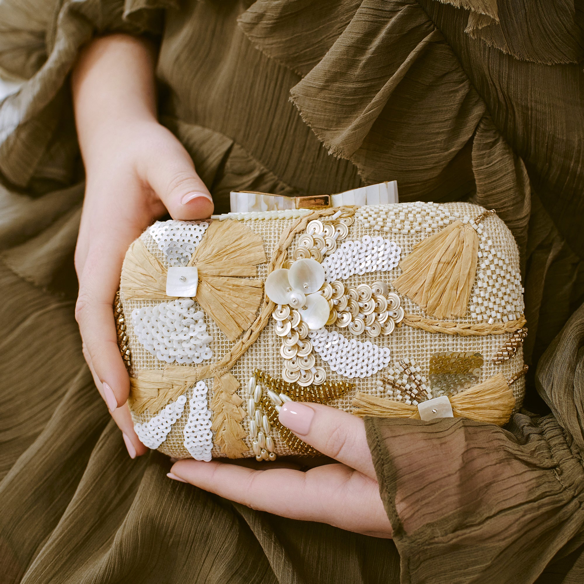 DAISY CLUTCH NATURAL MULTI BEADED - Stylish Beaded Handbag for Women, Perfect for Evening Parties, Weddings & Special Occasions