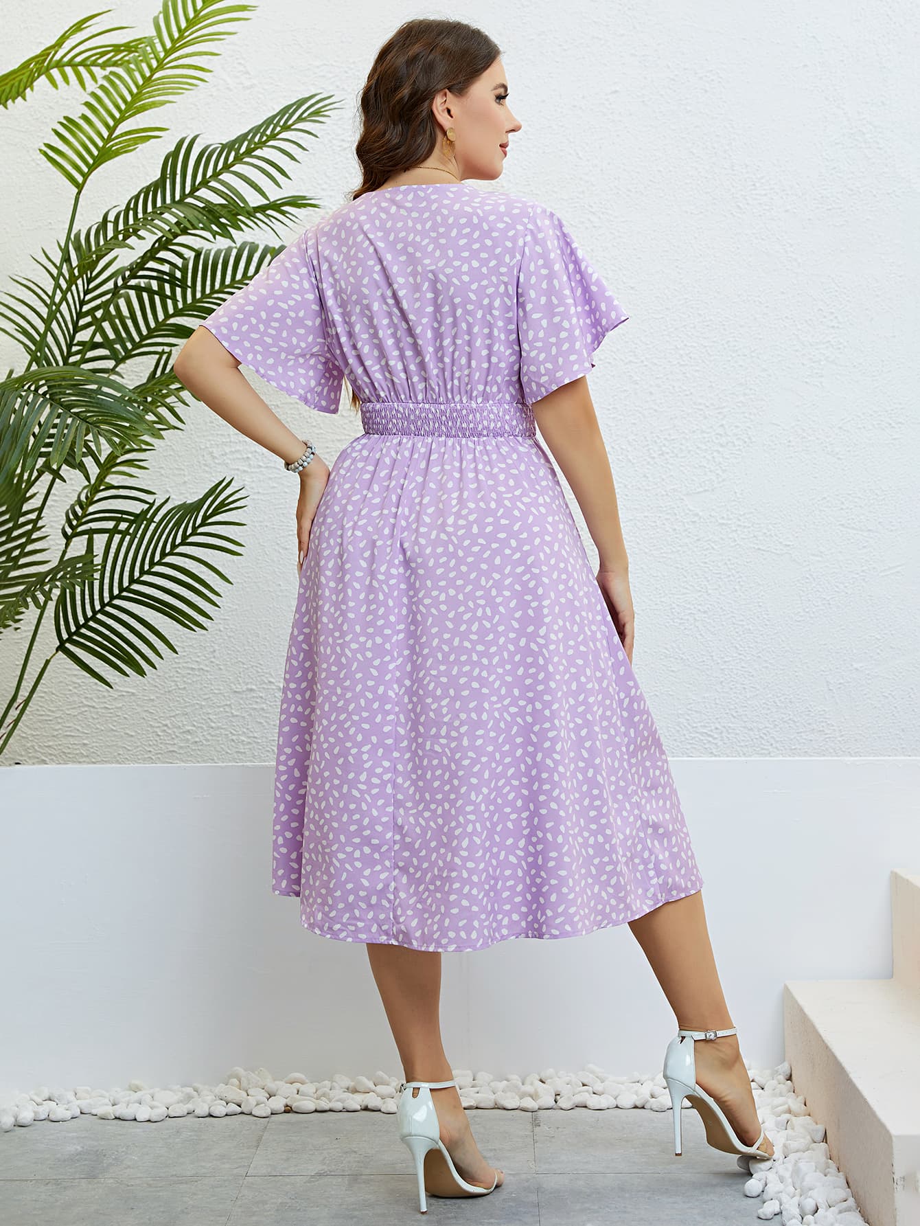 Stylish Plus Size Vacation Resort Dress for Women - Flowy Summer Beach Dress for Tropical Getaways & Poolside Relaxation