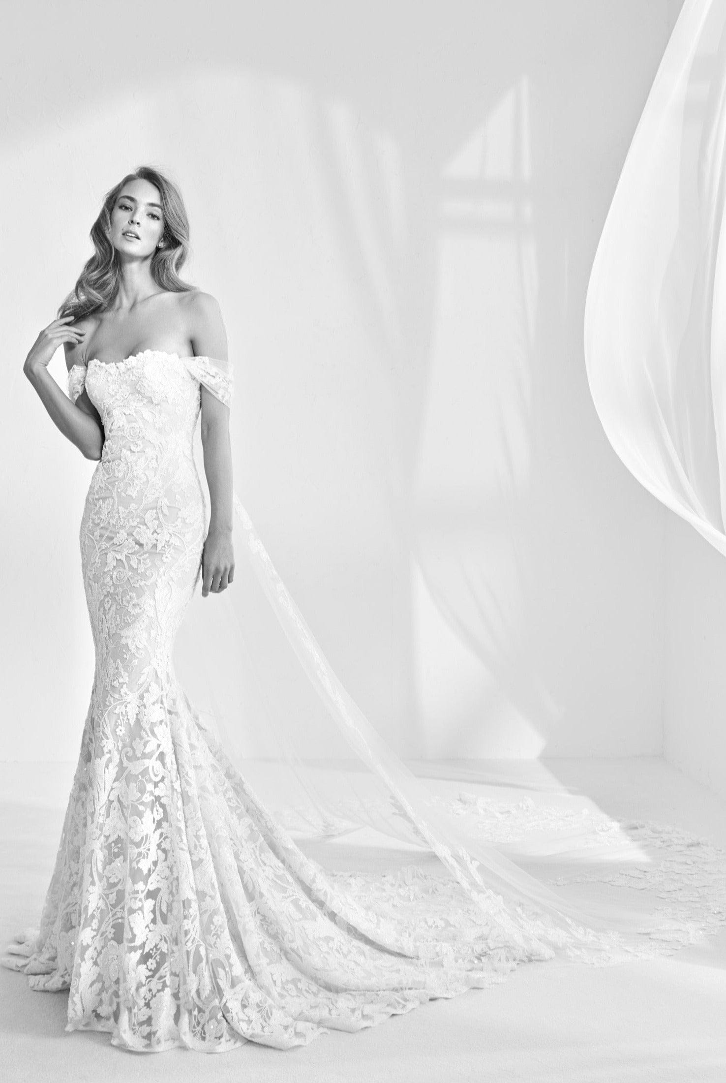 Atelier Pronovias Rani Wedding Dress - Size 10 | Elegant Lace Bridal Gown for Church Ceremony & Romantic Outdoor Weddings