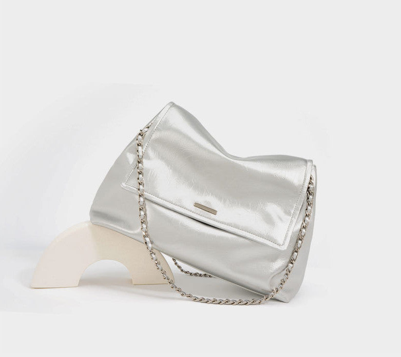 Stylish Modern Chain Shoulder Bag for Women - Trendy Crossbody Purse with Adjustable Strap - Perfect for Work, Travel & Evening Out