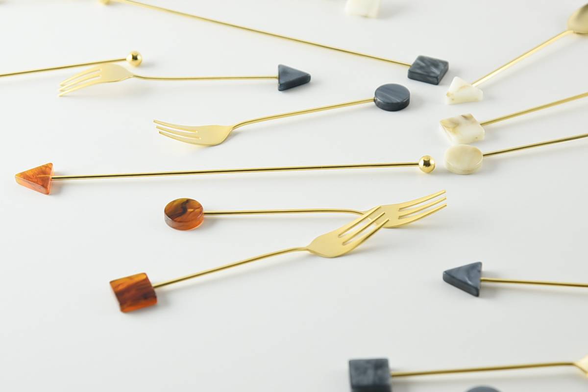 Premium Tsubamesanjo Matte Gold Cake Fork Set with Acrylic Display Block - 8-Piece Elegant Dessert Forks for Wedding, Party & Tea Time