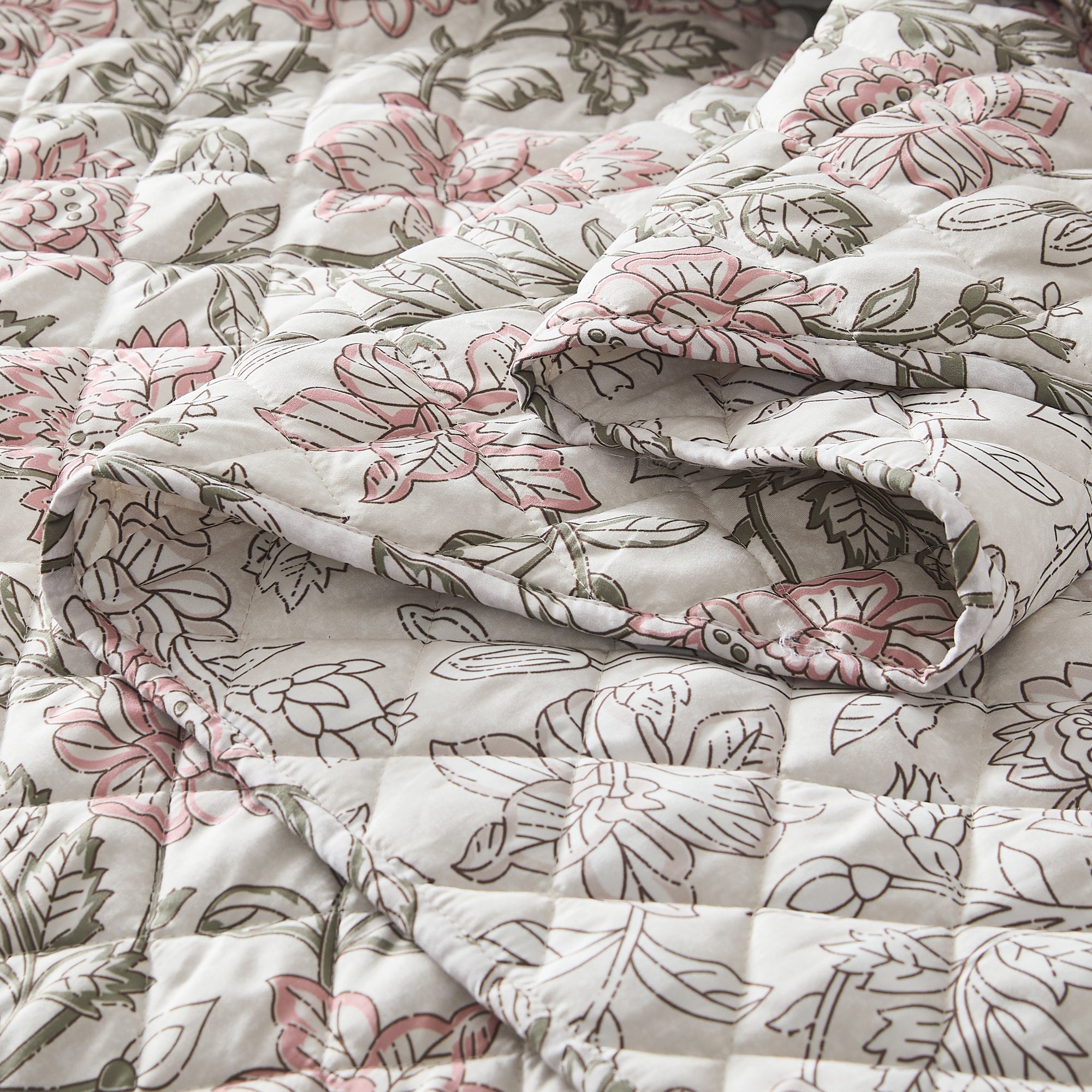 Zara Floral Block Reversible Quilt Set - King Size Bedding with Matching Pillow Shams, Soft Cotton Comforter Cover for Master Bedroom & Guest Room Decor