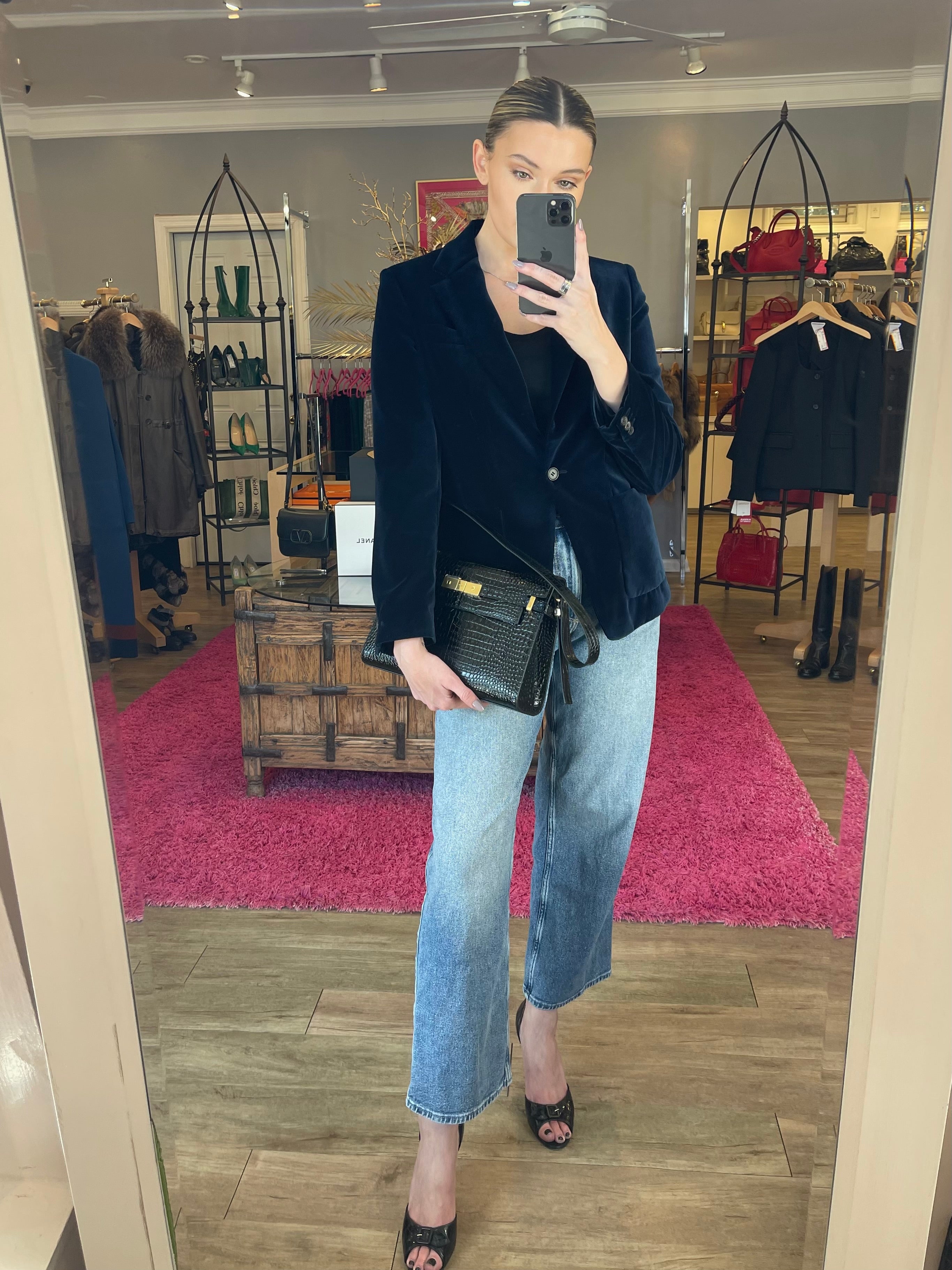 SAINT LAURENT Manhattan Croc Effect Patent Leather Shoulder Bag for Women - Luxury Designer Handbag for Work, Travel & Evening Events