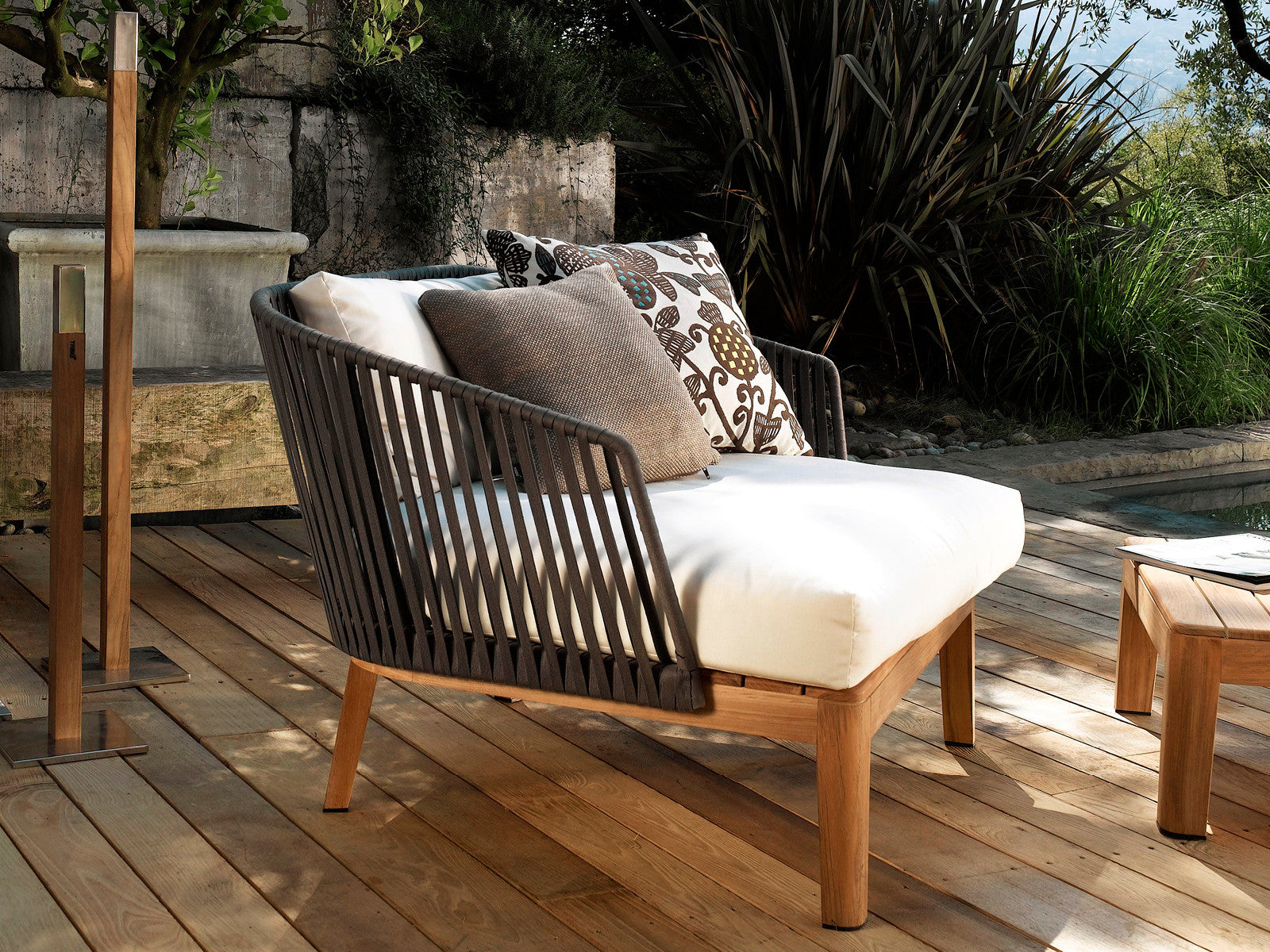 Modern Mood Lounge Chair - Comfortable Recliner for Living Room, Bedroom & Office - Perfect for Relaxing, Reading & Napping