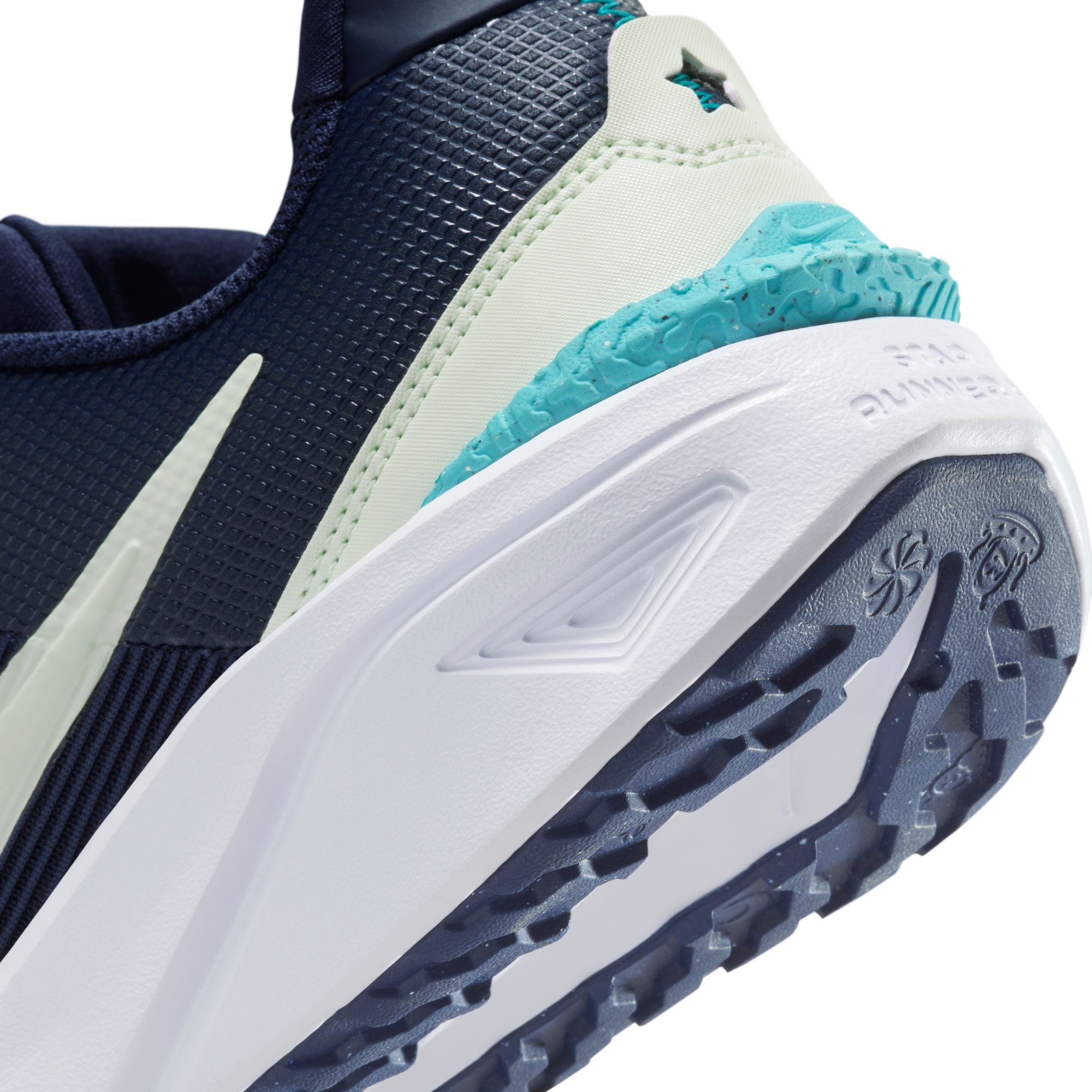 Nike Youth Star Runner 4 Boys' Running Shoes - Lightweight Athletic Sneakers for Kids' Sports & Daily Wear