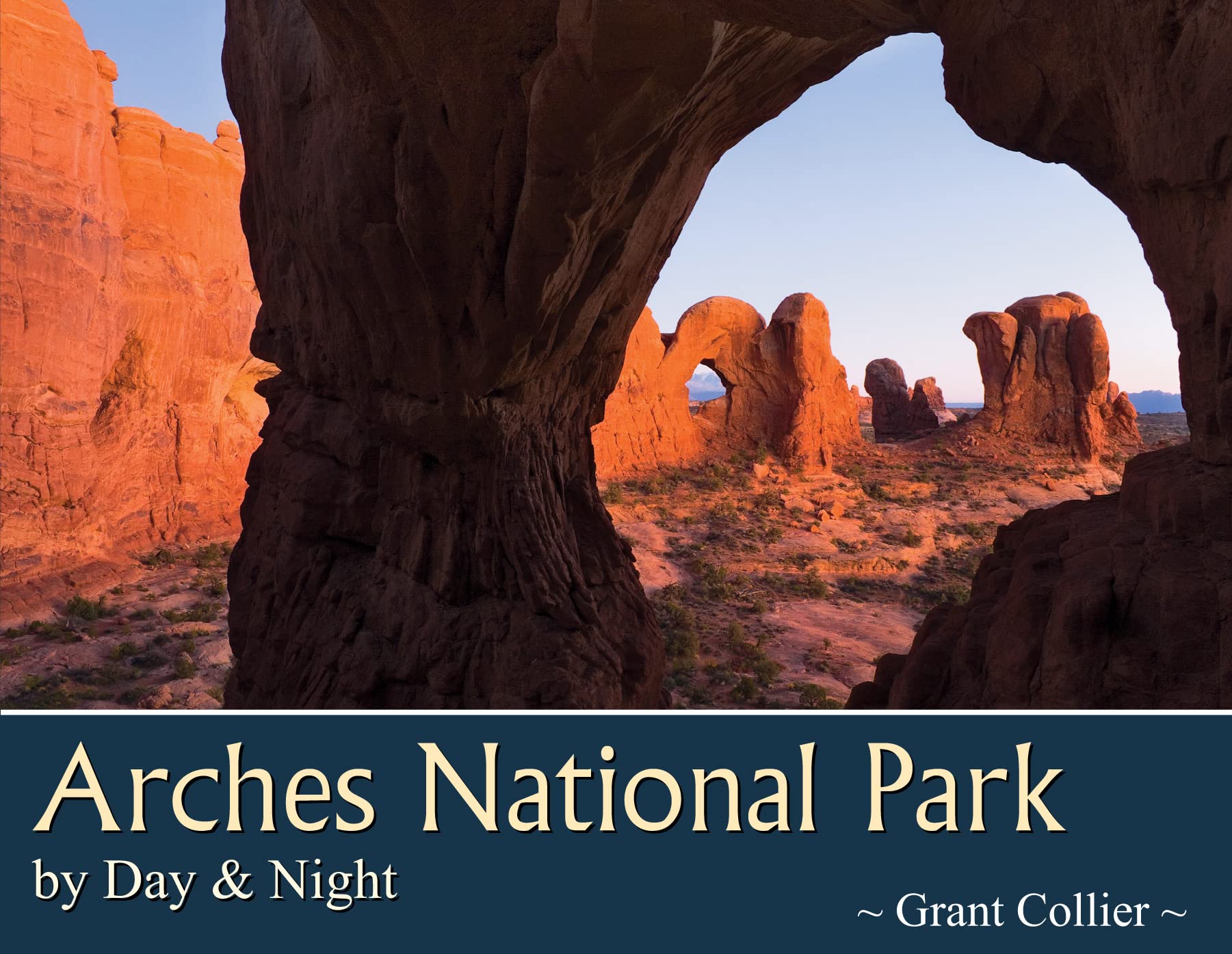 Arches National Park Travel Guide - Day & Night Exploration Tips for Hiking, Photography & Stargazing