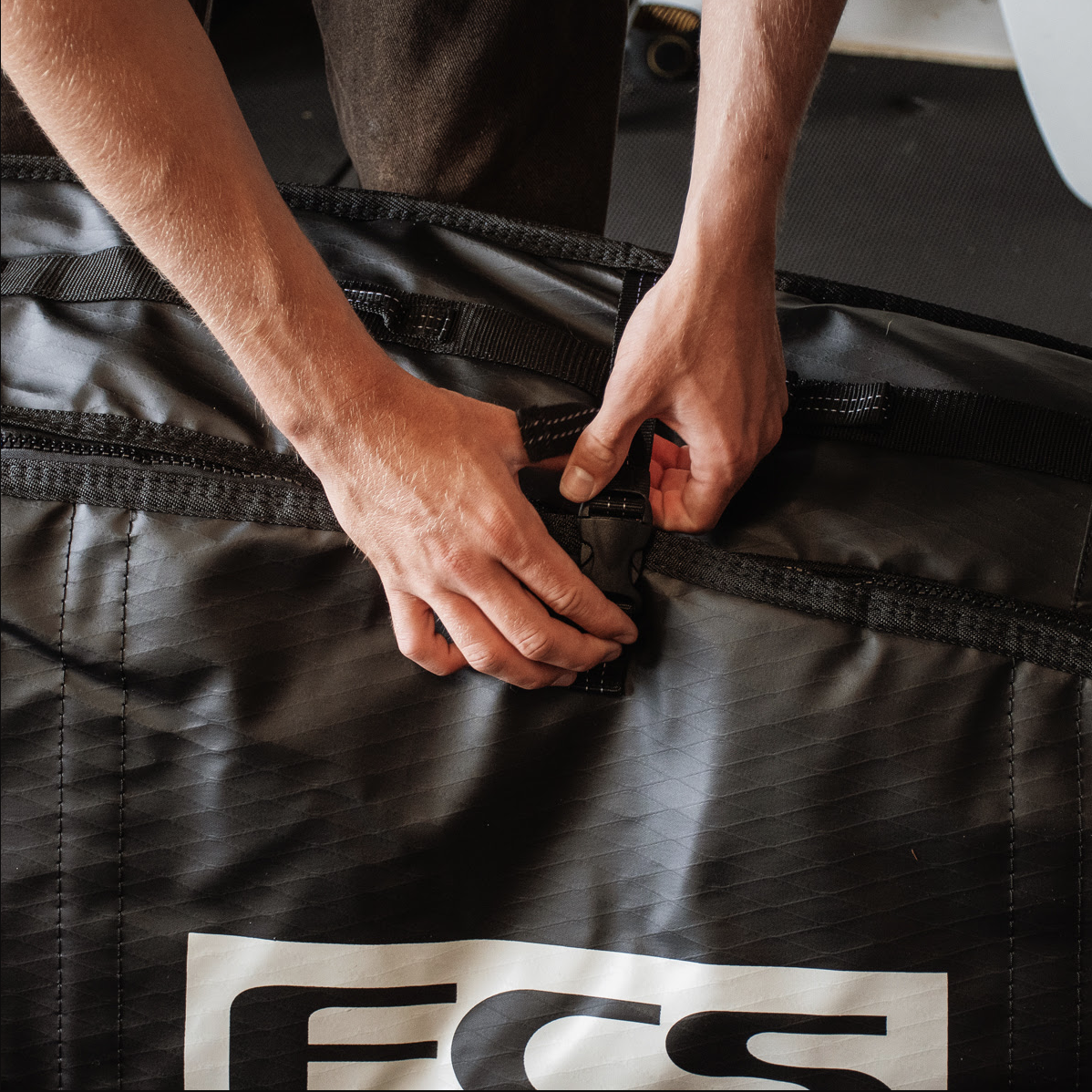 FCS Hybrid/Funboard Travel Bag for Surfboards - Durable Black & Grey Surfboard Cover for Easy Transport & Storage | Perfect for Surf Trips & Beach Adventures