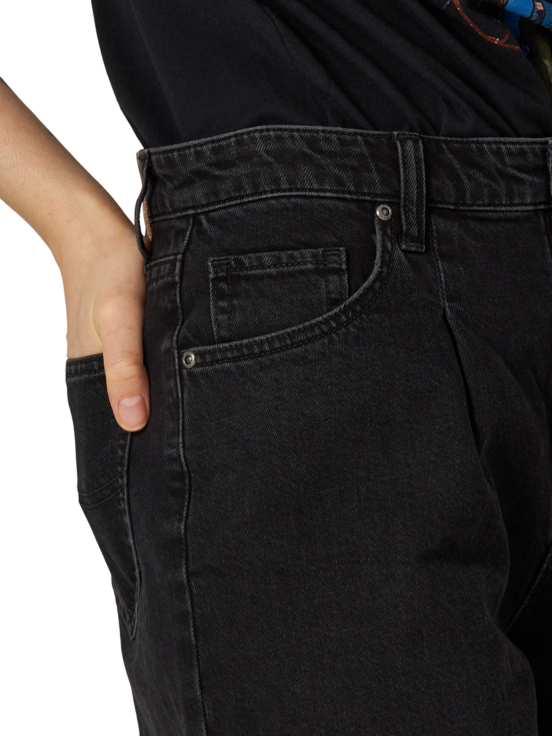 Lee Women's High Rise Slouch Jean Shorts - Comfortable Denim Shorts for Summer | Perfect for Casual Outings, Beach Trips & Weekend Wear